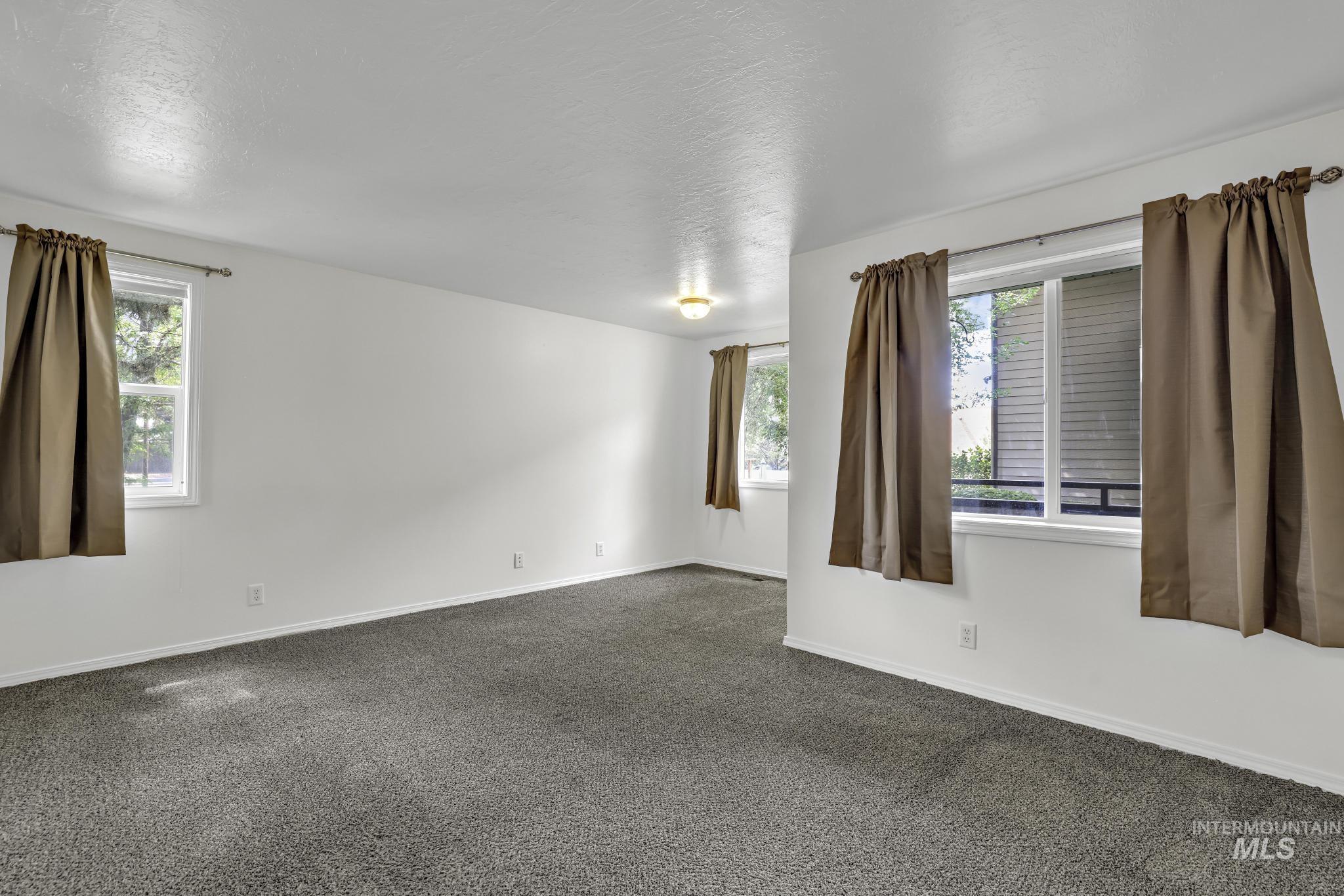 351 4 Elm St N, Twin Falls, Idaho 83301, 3 Bedrooms, 2 Bathrooms, Residential For Sale, Price $229,900,MLS 98998517