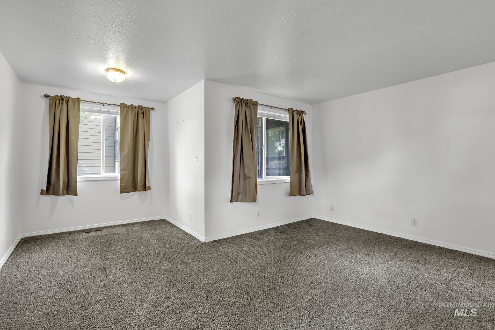 351 4 Elm St N, Twin Falls, Idaho 83301, 3 Bedrooms, 2 Bathrooms, Residential For Sale, Price $229,900,MLS 98998517