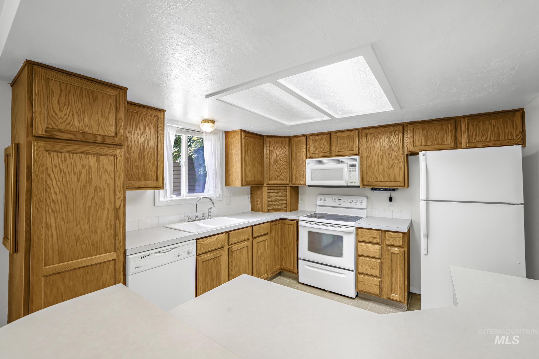 351 4 Elm St N, Twin Falls, Idaho 83301, 3 Bedrooms, 2 Bathrooms, Residential For Sale, Price $229,900,MLS 98998517
