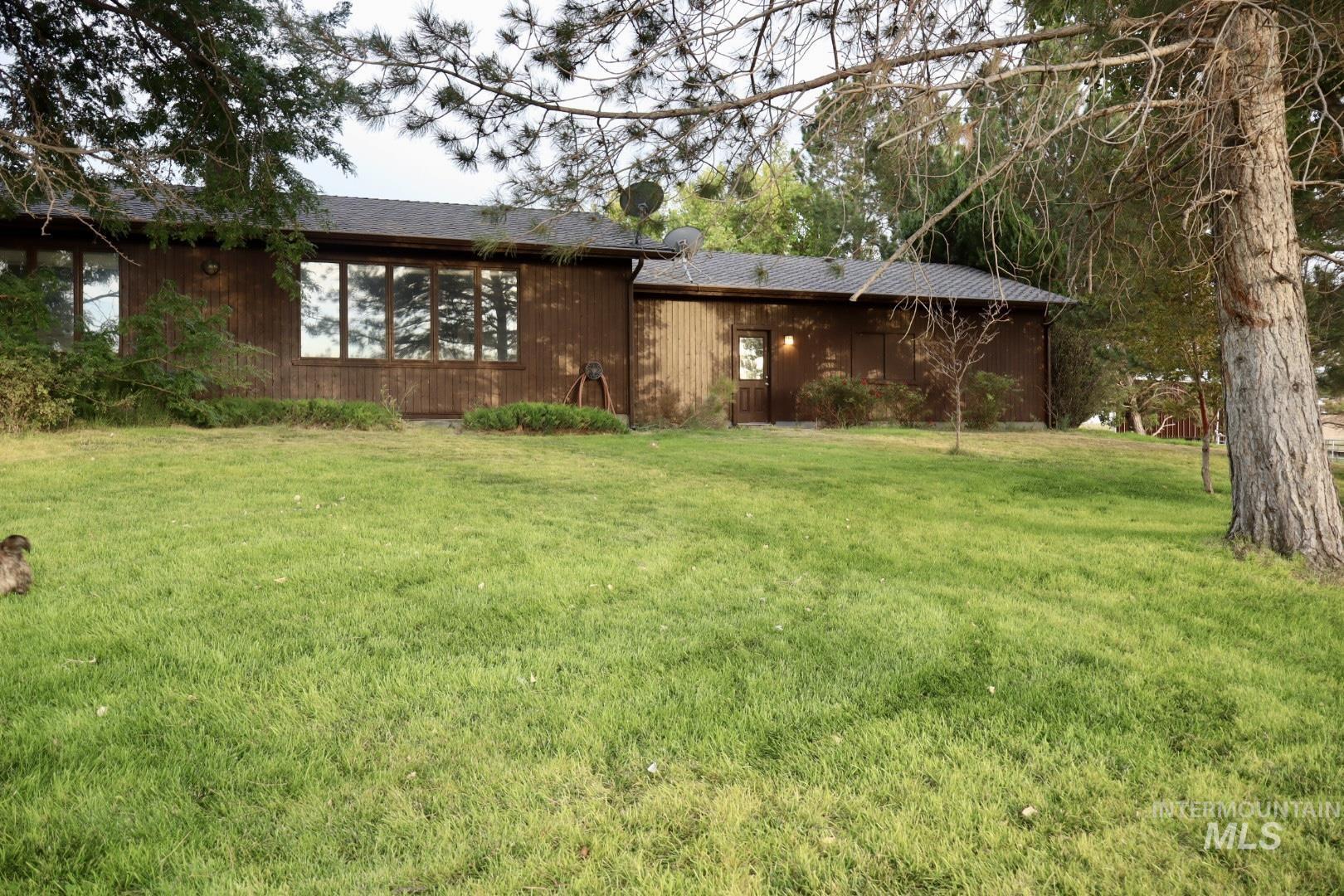 151 E 5600 N, Hagerman, Idaho 83332, 6 Bedrooms, 4 Bathrooms, Farm & Ranch For Sale, Price $1,800,000,MLS 98998526