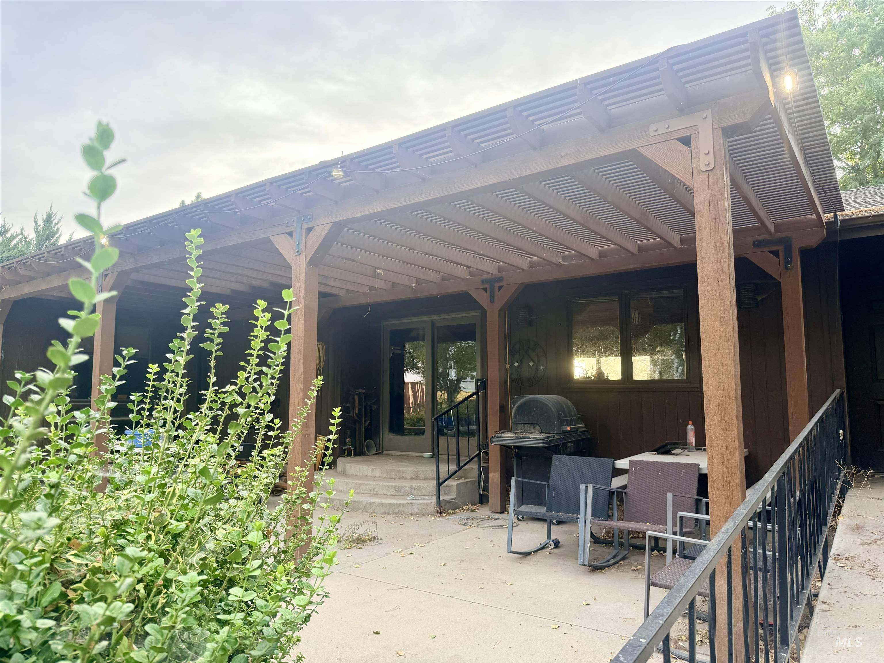 151 E 5600 N, Hagerman, Idaho 83332, 6 Bedrooms, 4 Bathrooms, Farm & Ranch For Sale, Price $1,800,000,MLS 98998526