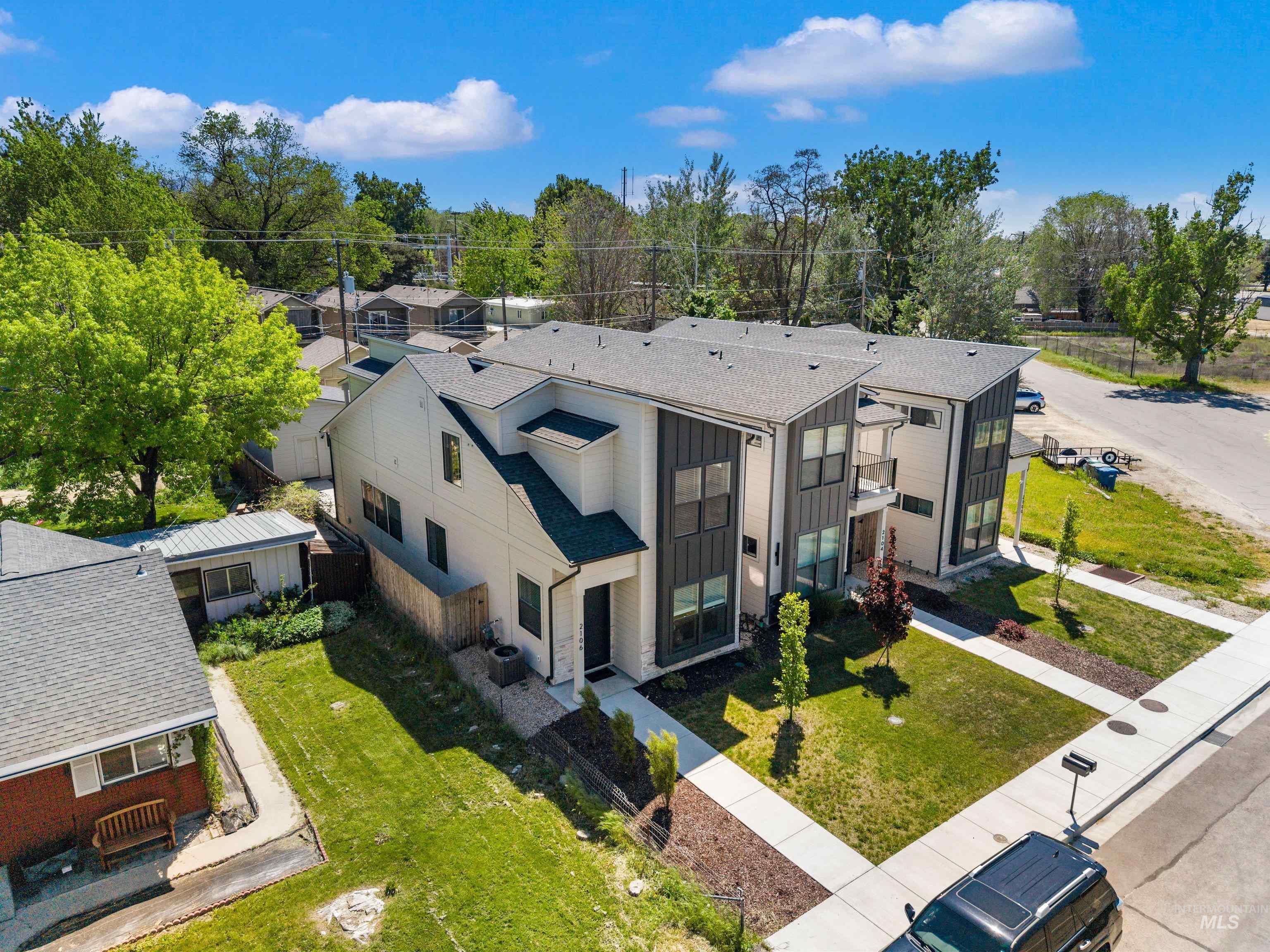 2106 N 35th St, Boise, Idaho 83703, 4 Bedrooms, 3 Bathrooms, Residential Income For Sale, Price $640,000,MLS 98998542