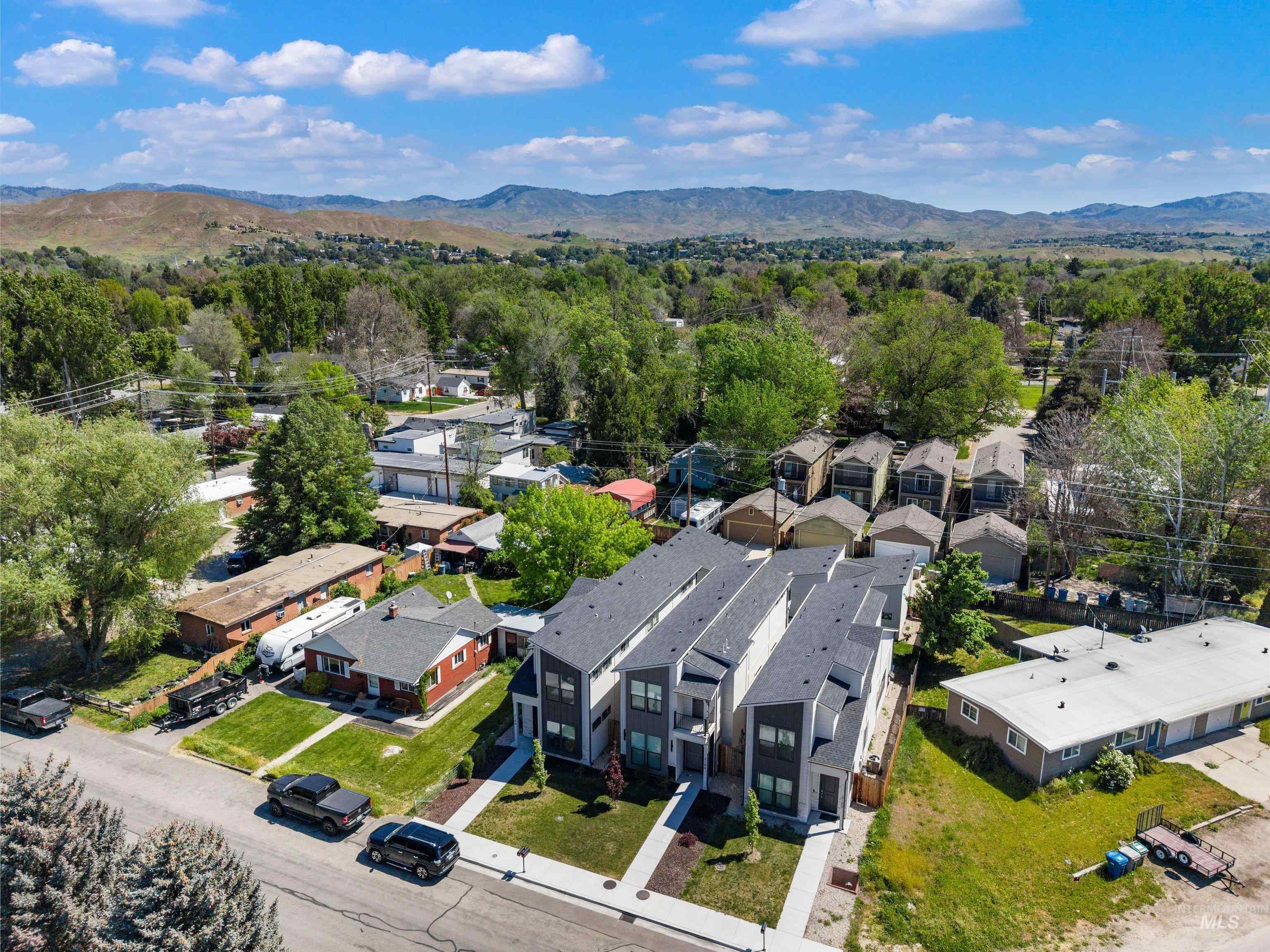 2106 N 35th St, Boise, Idaho 83703, 4 Bedrooms, 3 Bathrooms, Residential Income For Sale, Price $640,000,MLS 98998542