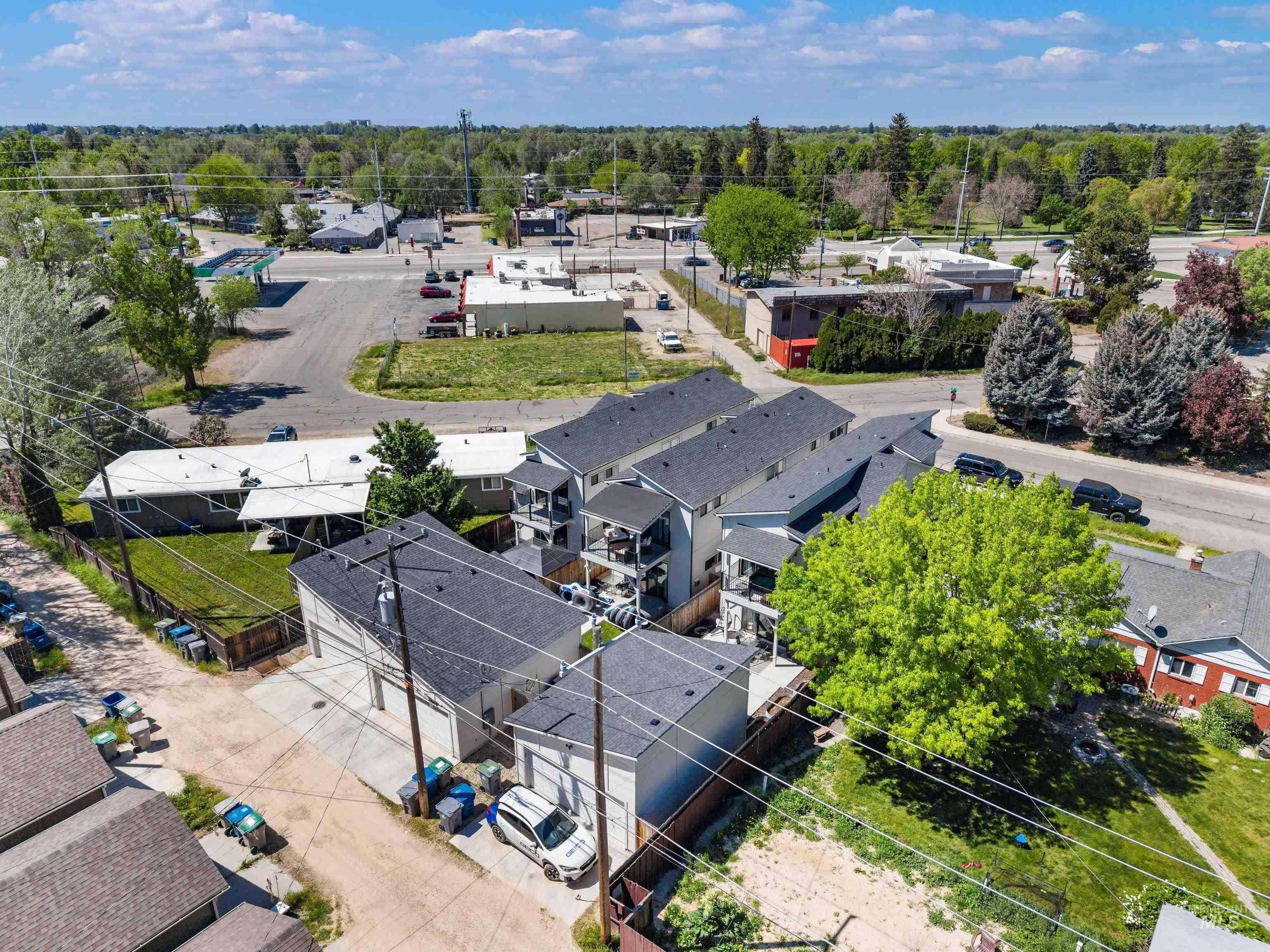 2106 N 35th St, Boise, Idaho 83703, 4 Bedrooms, 3 Bathrooms, Residential Income For Sale, Price $640,000,MLS 98998542