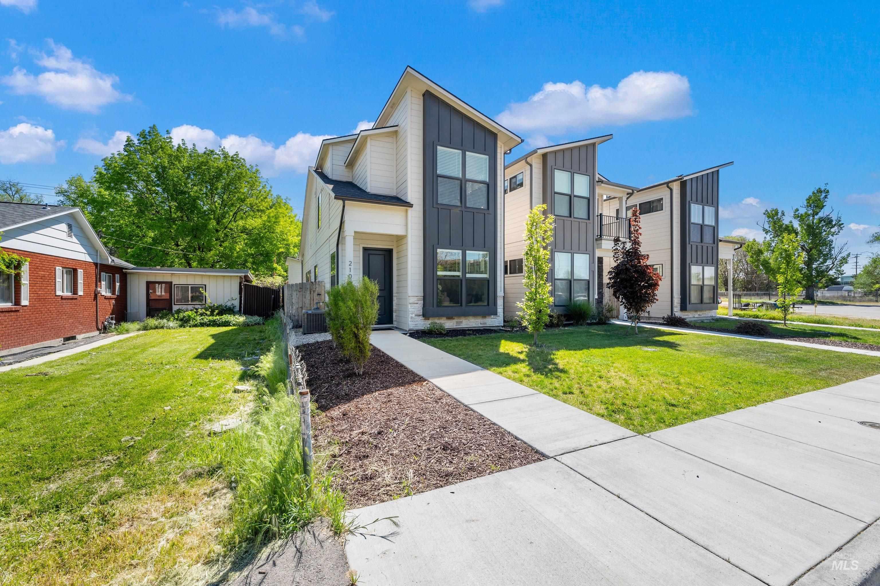 2106 N 35th St, Boise, Idaho 83703, 4 Bedrooms, 3 Bathrooms, Residential Income For Sale, Price $640,000,MLS 98998542
