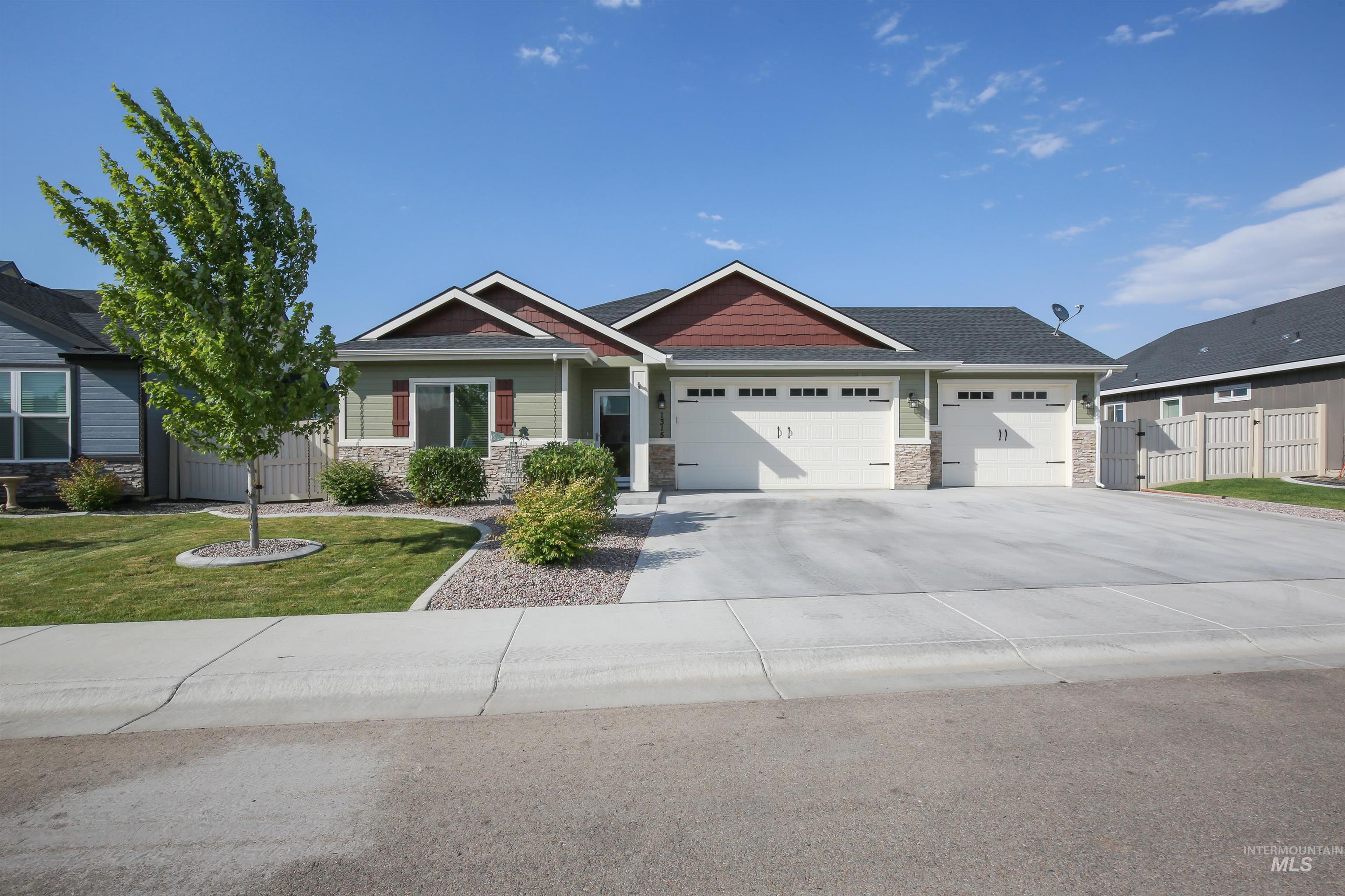 1315 Cantebria Way, Payette, Idaho 83661, 3 Bedrooms, 2.5 Bathrooms, Residential For Sale, Price $495,000,MLS 98998546