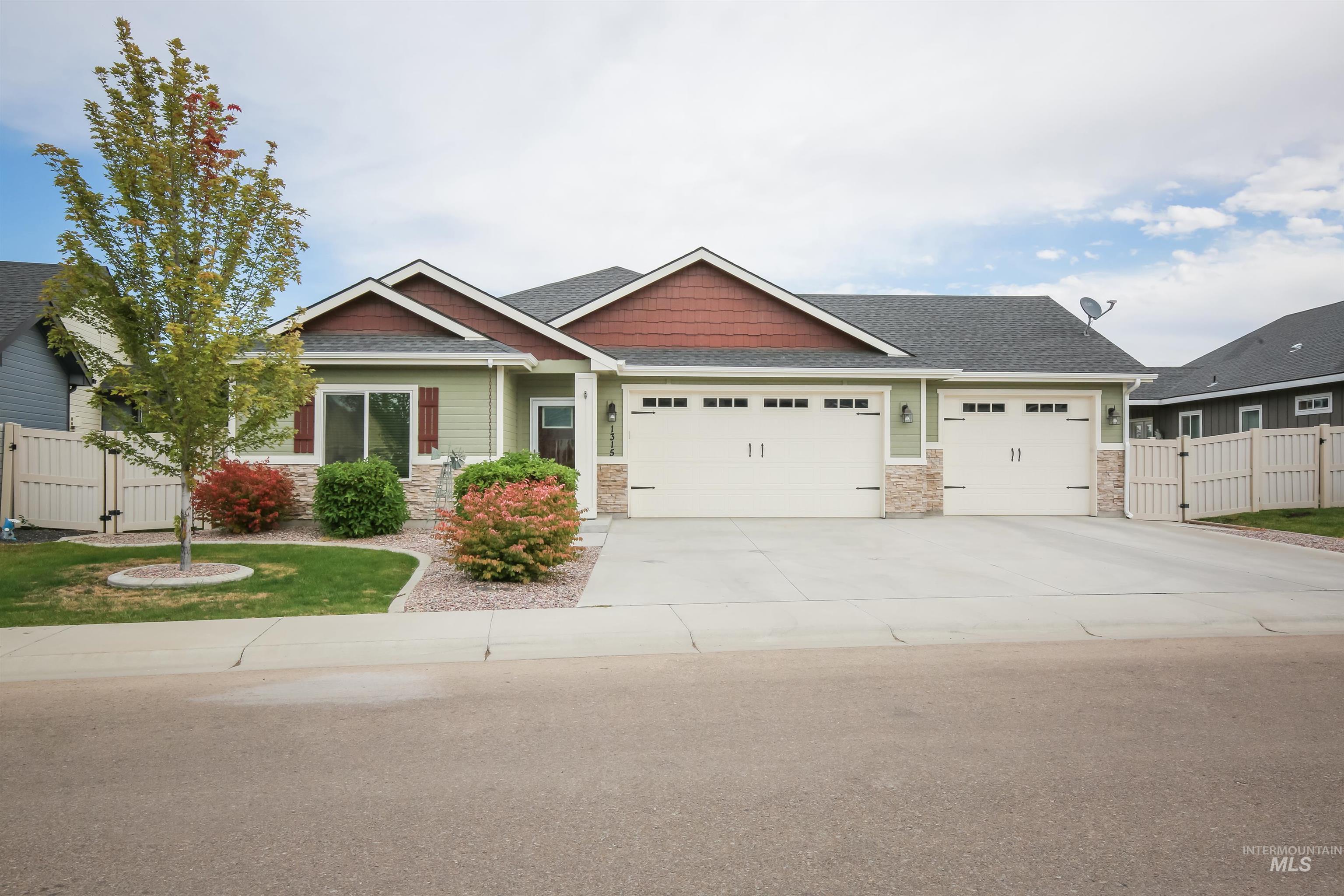 1315 Cantebria Way, Payette, Idaho 83661, 3 Bedrooms, 2.5 Bathrooms, Residential For Sale, Price $495,000,MLS 98998546