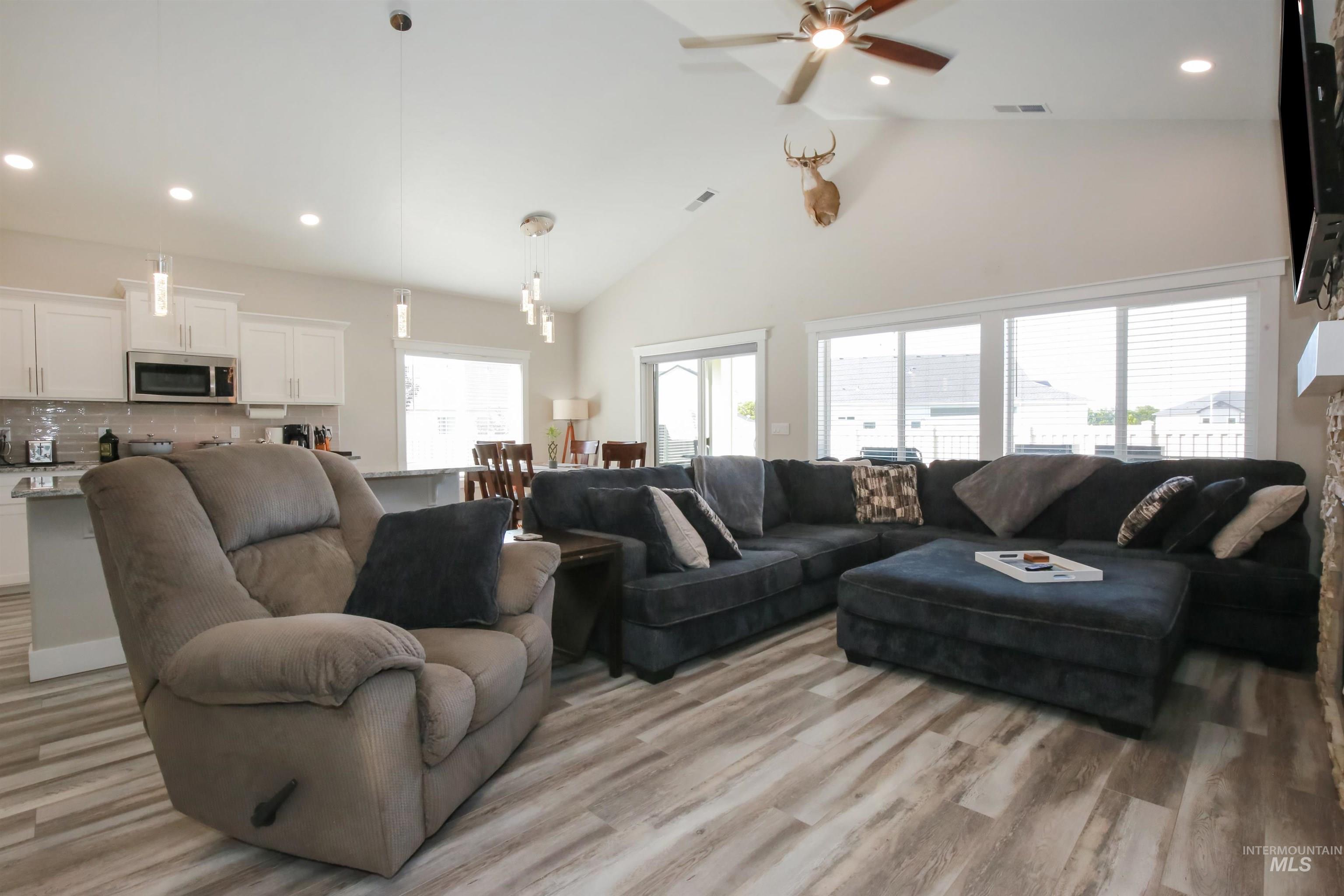 1315 Cantebria Way, Payette, Idaho 83661, 3 Bedrooms, 2.5 Bathrooms, Residential For Sale, Price $495,000,MLS 98998546