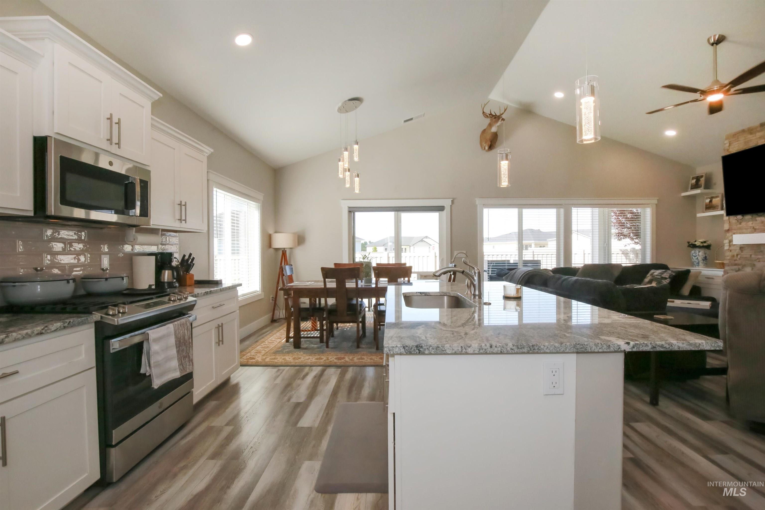 1315 Cantebria Way, Payette, Idaho 83661, 3 Bedrooms, 2.5 Bathrooms, Residential For Sale, Price $495,000,MLS 98998546