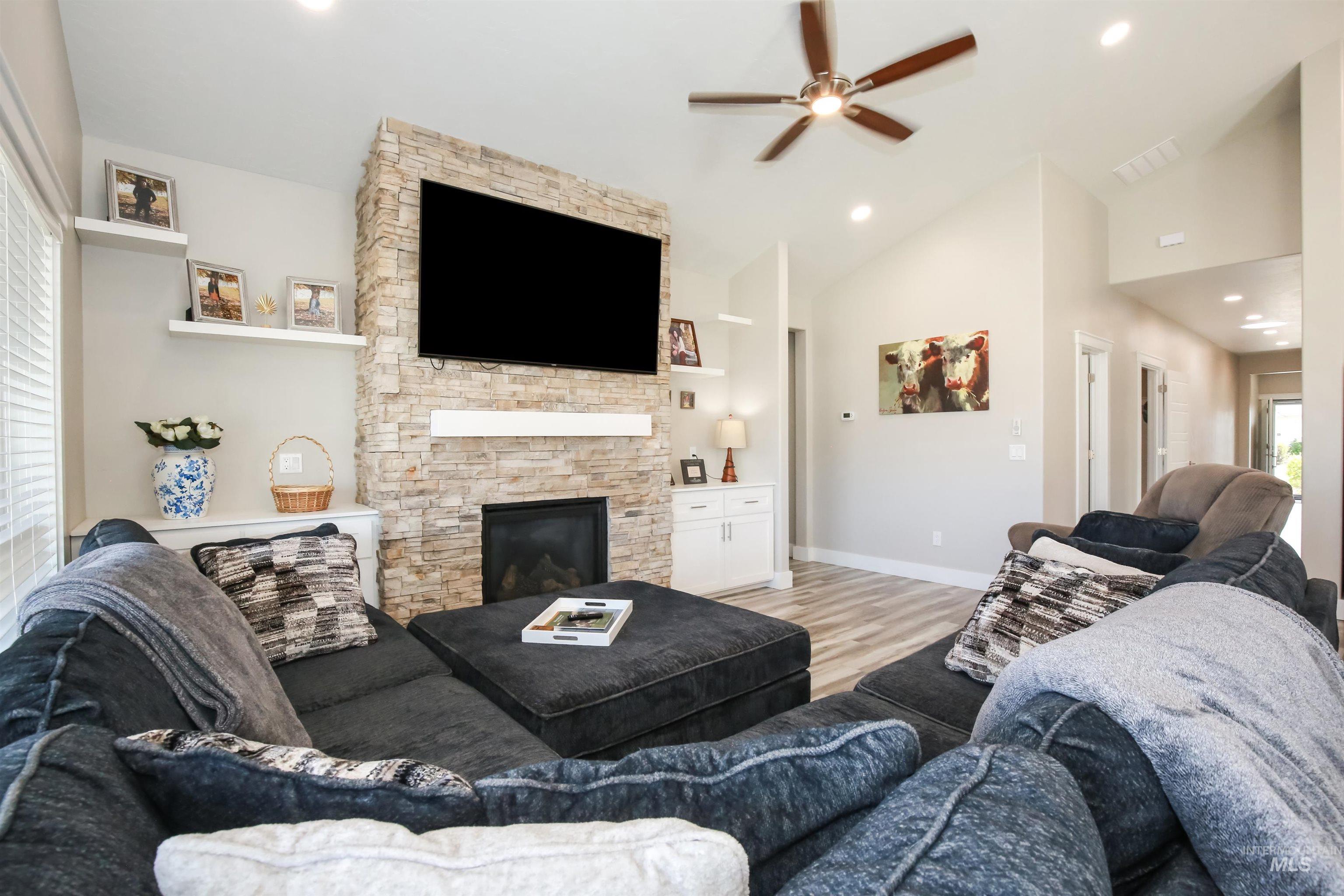 1315 Cantebria Way, Payette, Idaho 83661, 3 Bedrooms, 2.5 Bathrooms, Residential For Sale, Price $495,000,MLS 98998546