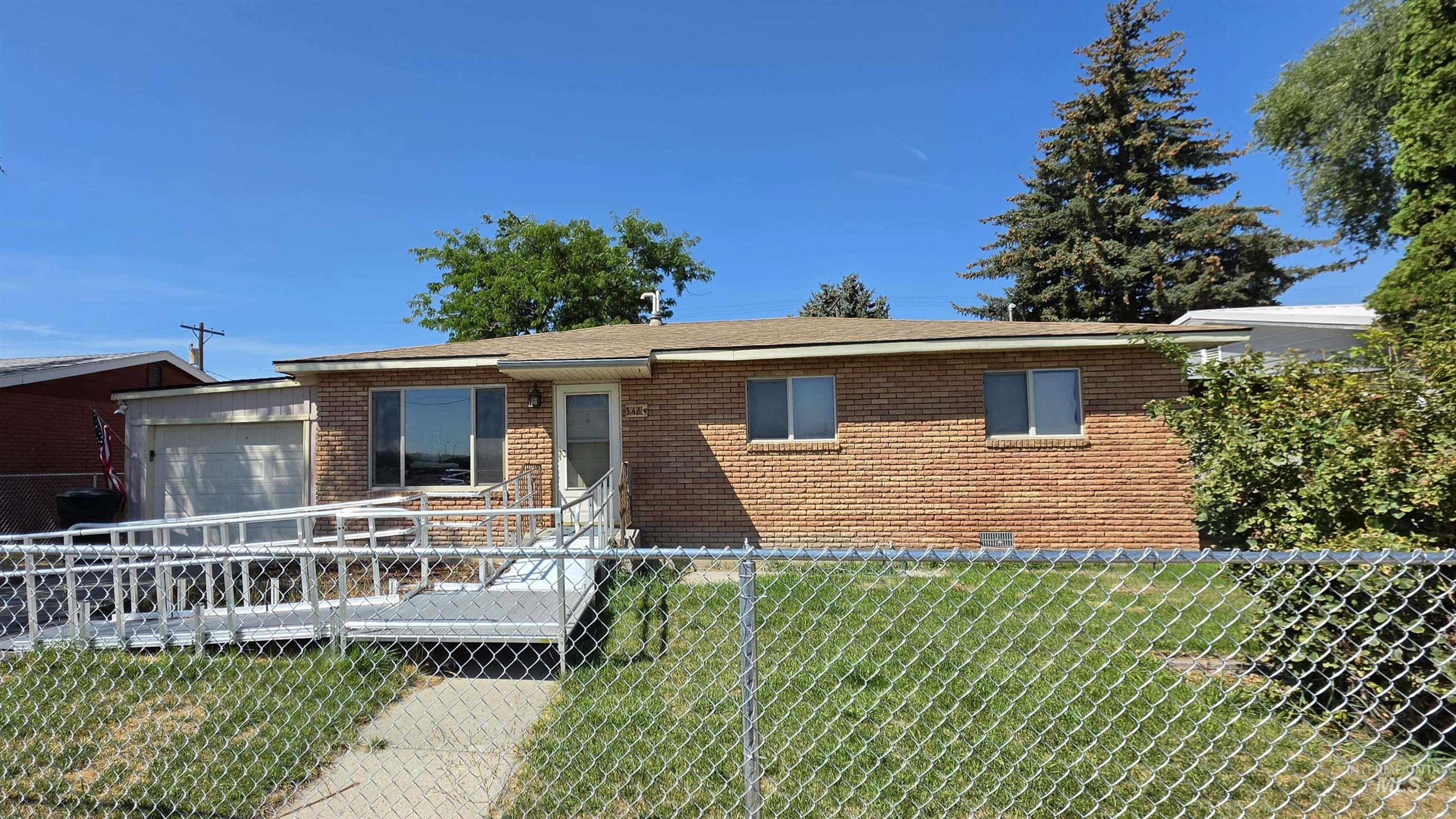 346 N Miller Ave, Burley, Idaho 83318, 2 Bedrooms, 1 Bathroom, Residential For Sale, Price $220,000,MLS 98998547