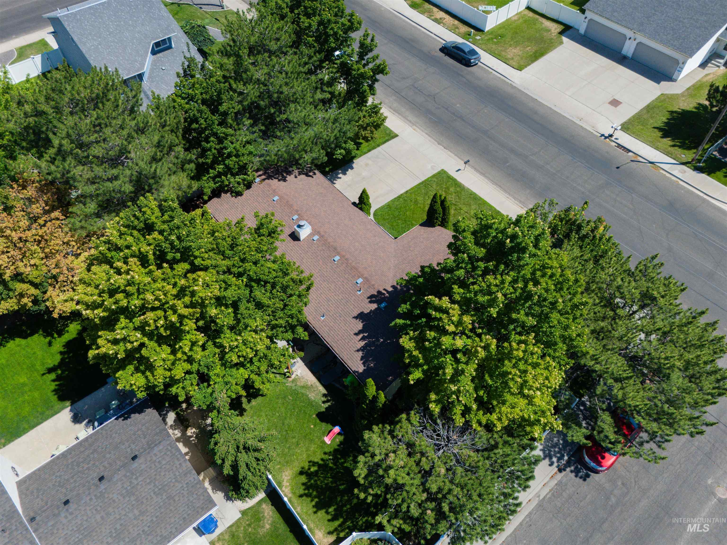 2711 Elizabeth Blvd, Twin Falls, Idaho 83301, 3 Bedrooms, 2 Bathrooms, Residential For Sale, Price $350,000,MLS 98998548
