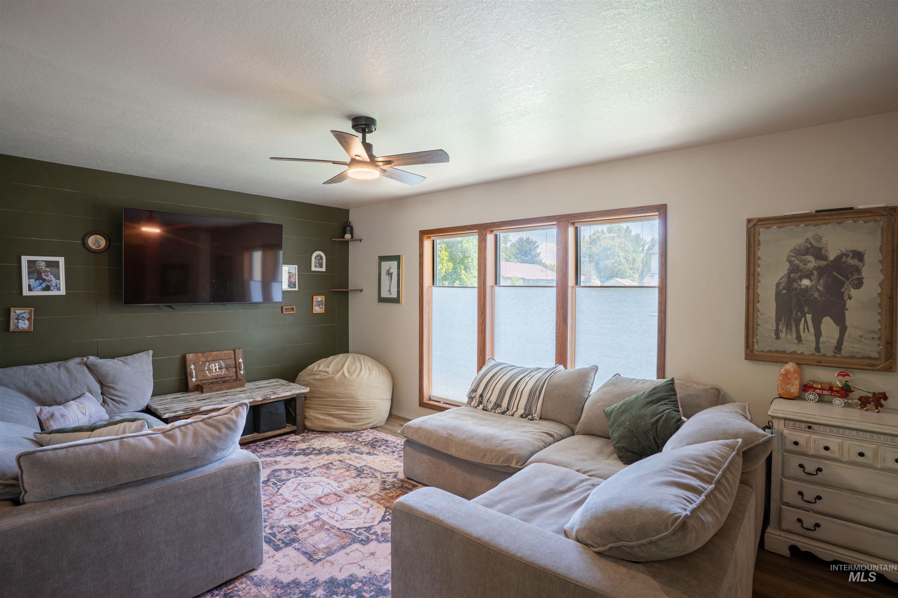 2711 Elizabeth Blvd, Twin Falls, Idaho 83301, 3 Bedrooms, 2 Bathrooms, Residential For Sale, Price $350,000,MLS 98998548