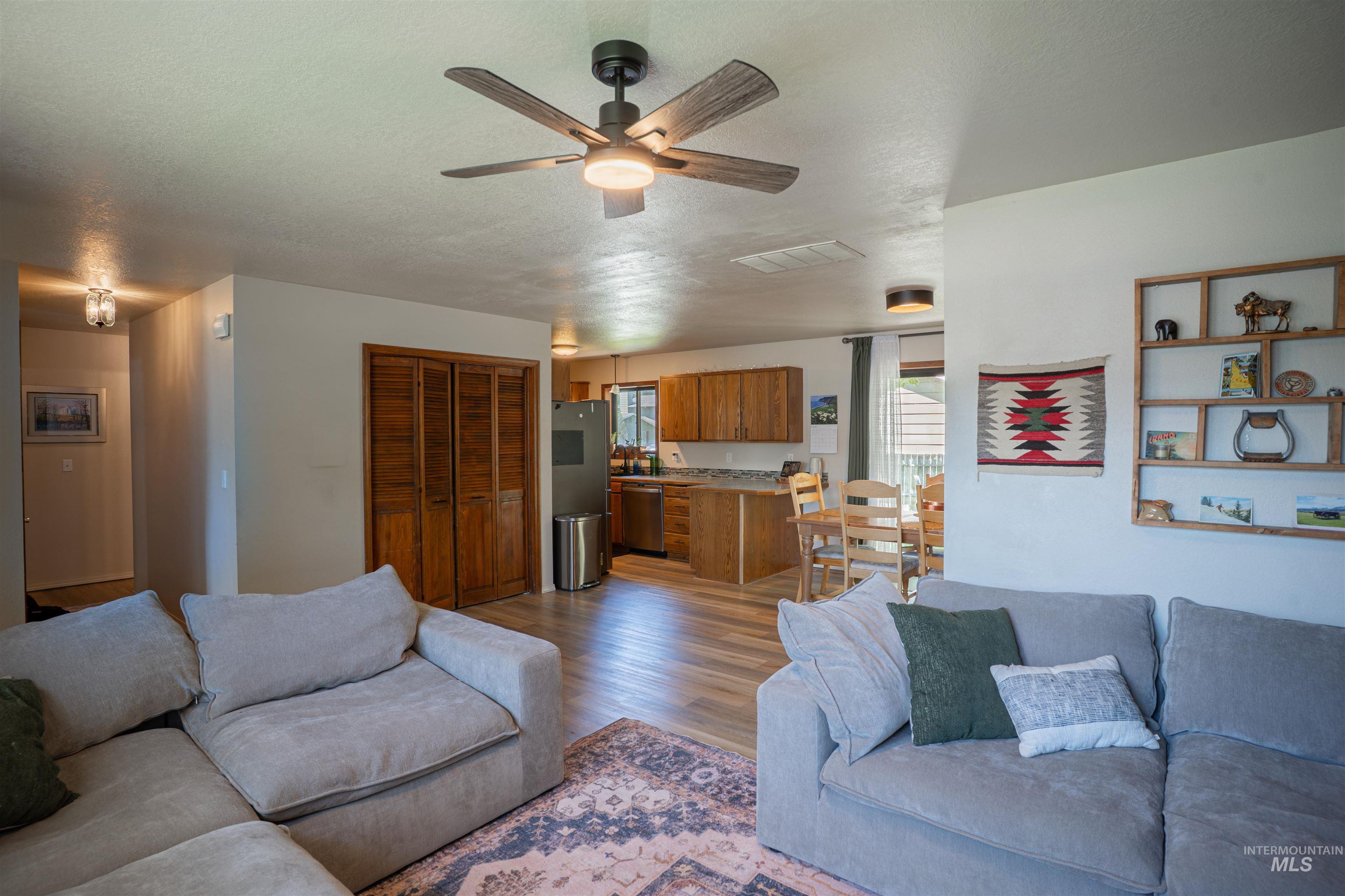 2711 Elizabeth Blvd, Twin Falls, Idaho 83301, 3 Bedrooms, 2 Bathrooms, Residential For Sale, Price $350,000,MLS 98998548