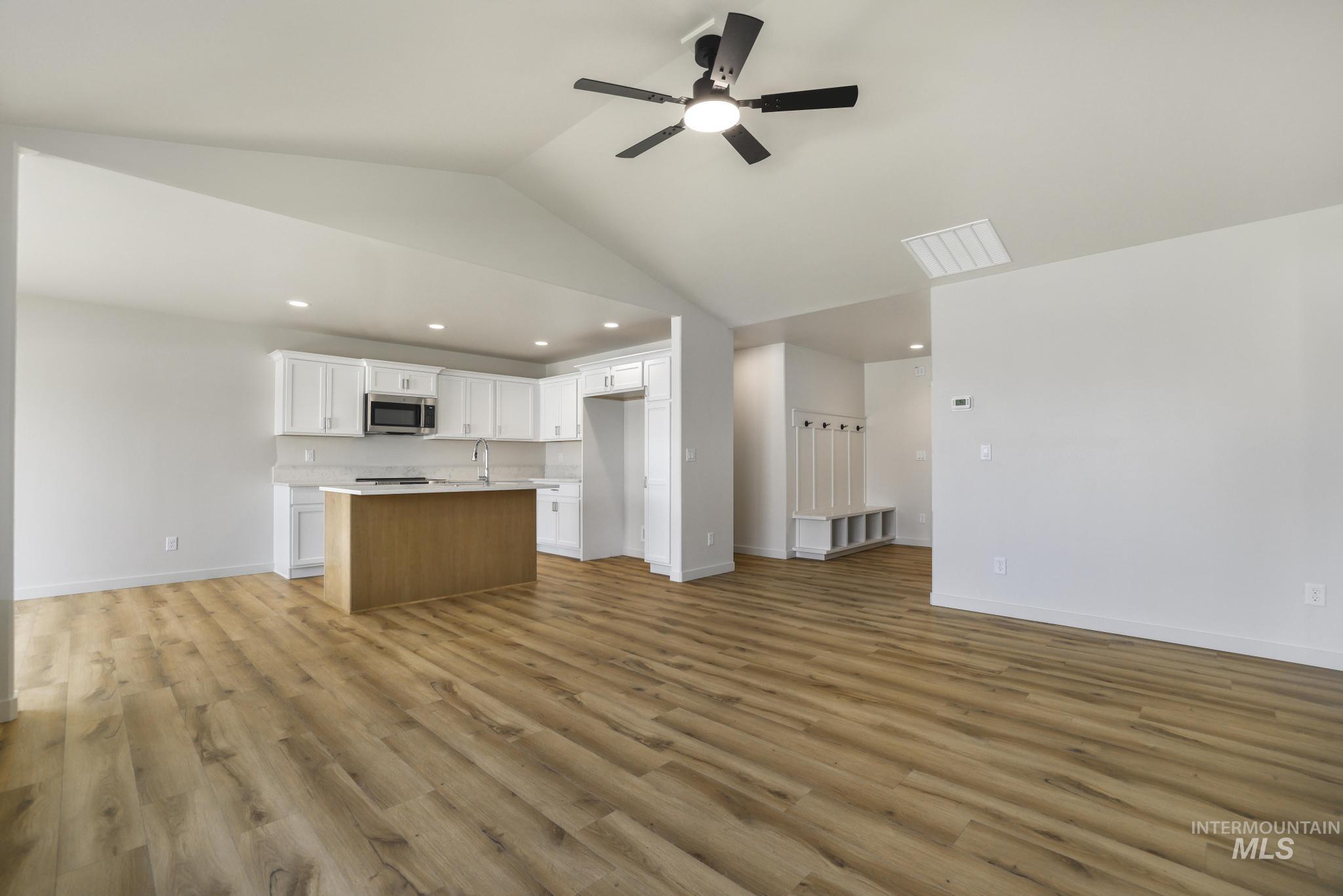 392 Rock Dove Loop, Twin Falls, Idaho 83301, 4 Bedrooms, 2 Bathrooms, Residential For Sale, Price $386,900,MLS 98998550