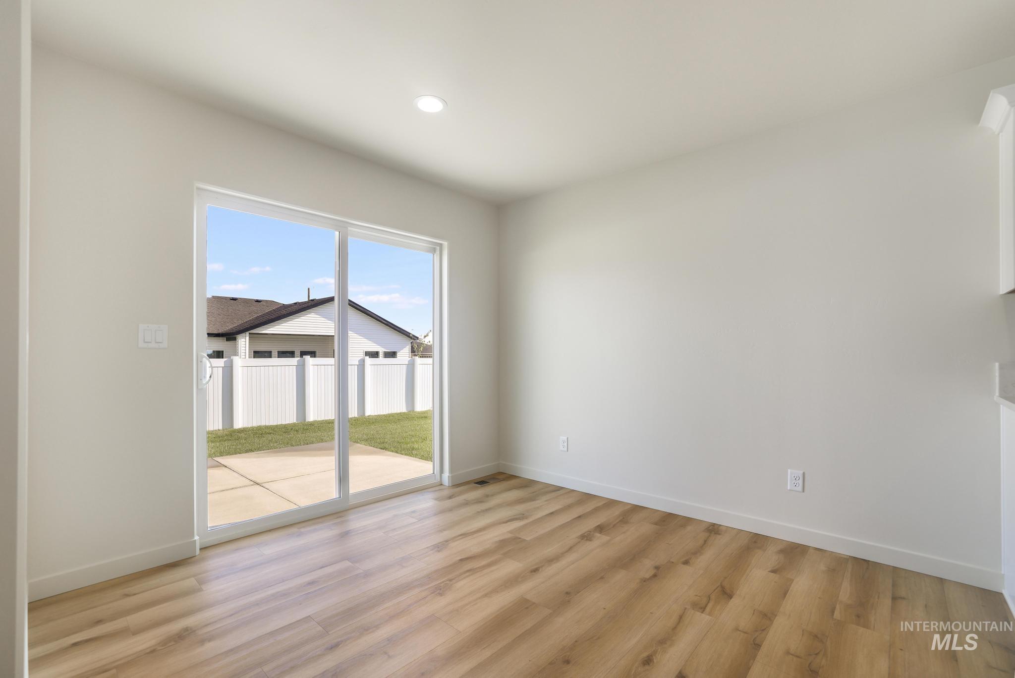 392 Rock Dove Loop, Twin Falls, Idaho 83301, 4 Bedrooms, 2 Bathrooms, Residential For Sale, Price $386,900,MLS 98998550
