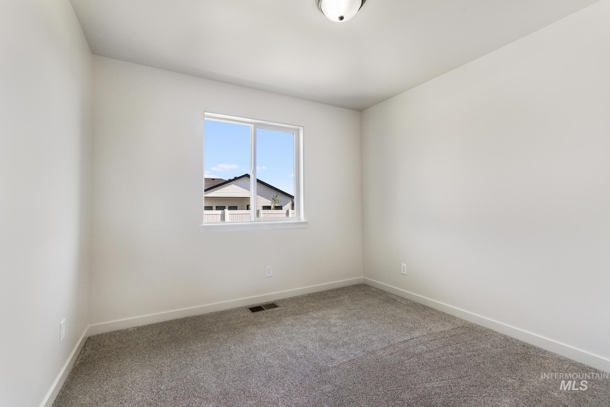 392 Rock Dove Loop, Twin Falls, Idaho 83301, 4 Bedrooms, 2 Bathrooms, Residential For Sale, Price $386,900,MLS 98998550