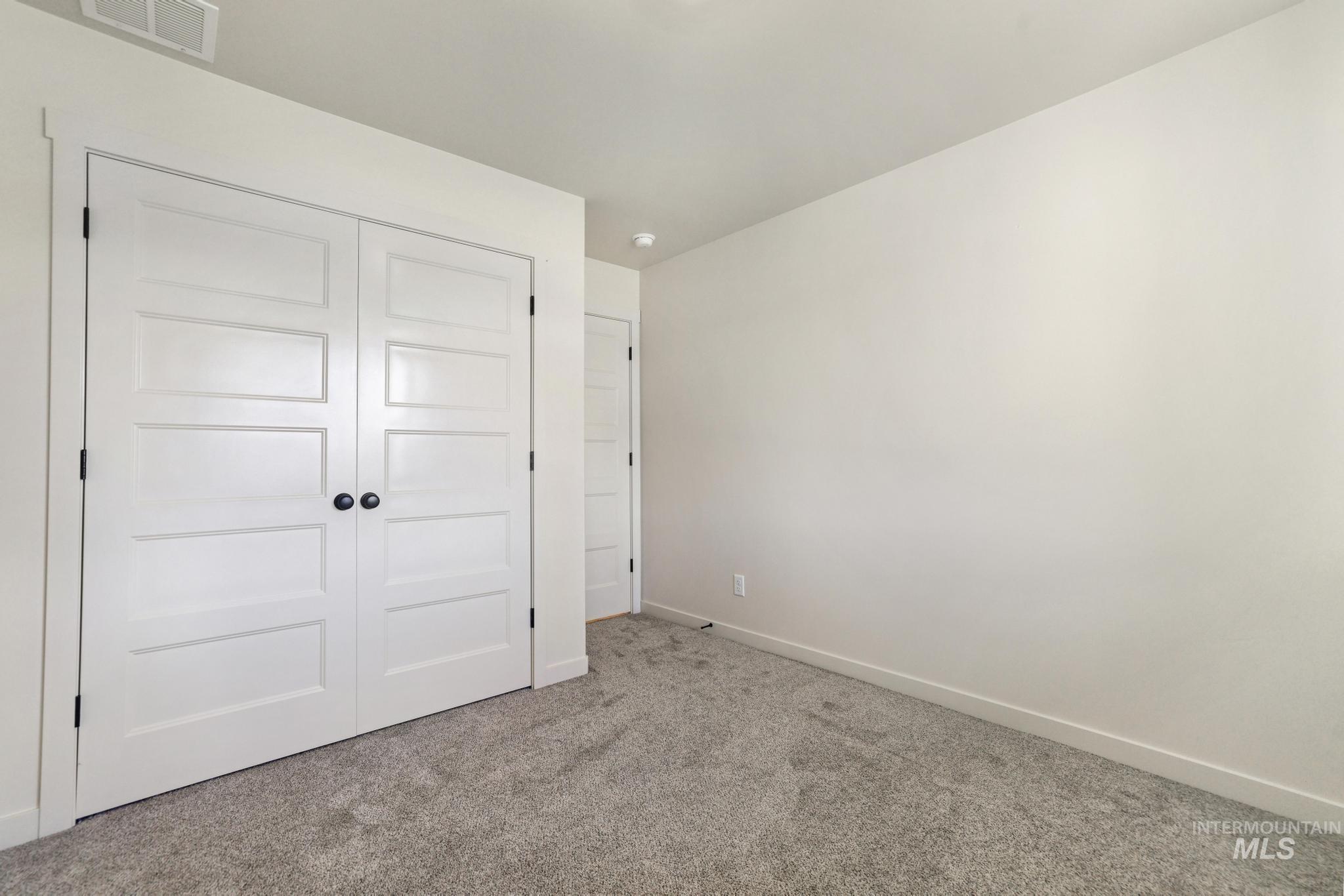 392 Rock Dove Loop, Twin Falls, Idaho 83301, 4 Bedrooms, 2 Bathrooms, Residential For Sale, Price $386,900,MLS 98998550