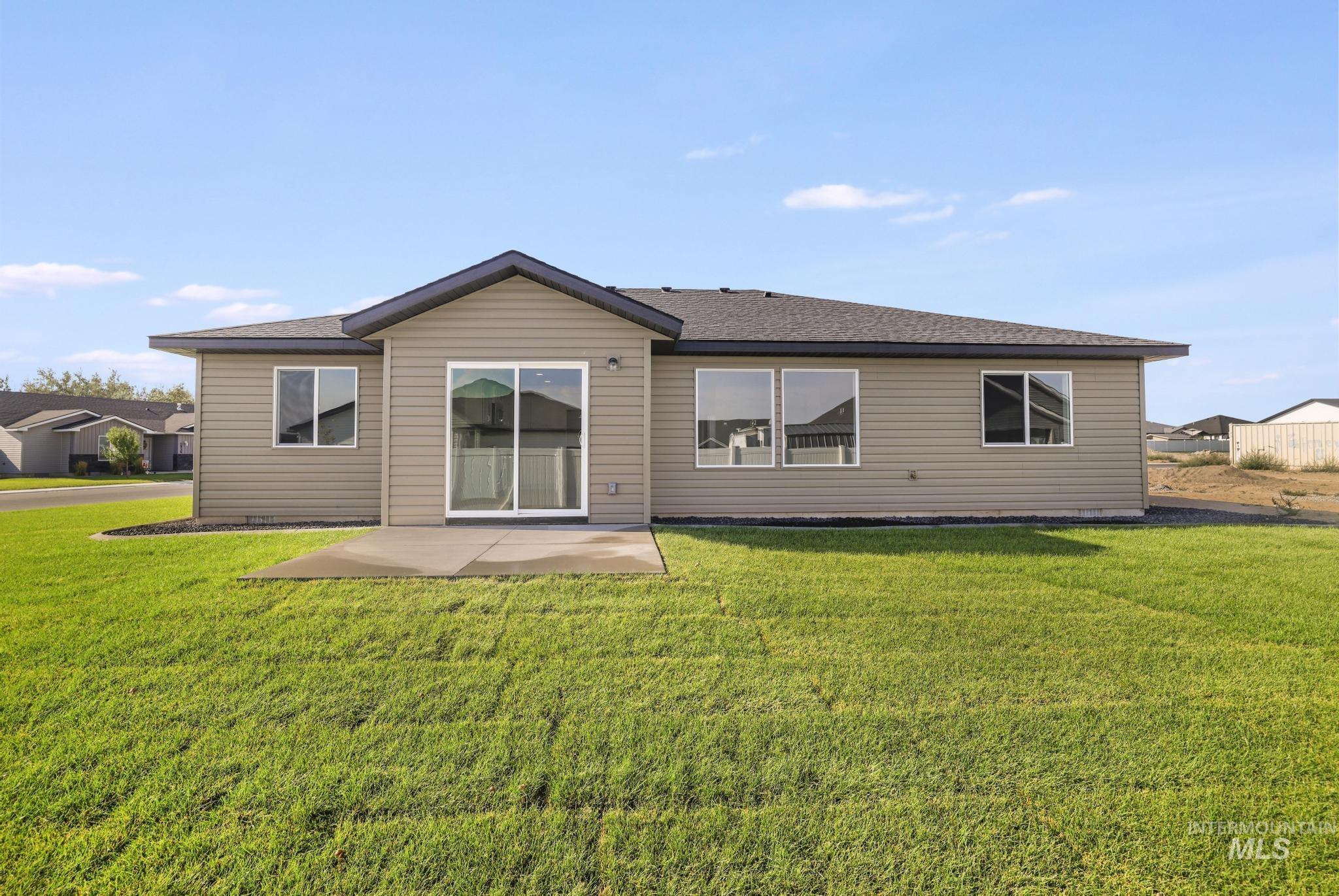 392 Rock Dove Loop, Twin Falls, Idaho 83301, 4 Bedrooms, 2 Bathrooms, Residential For Sale, Price $386,900,MLS 98998550