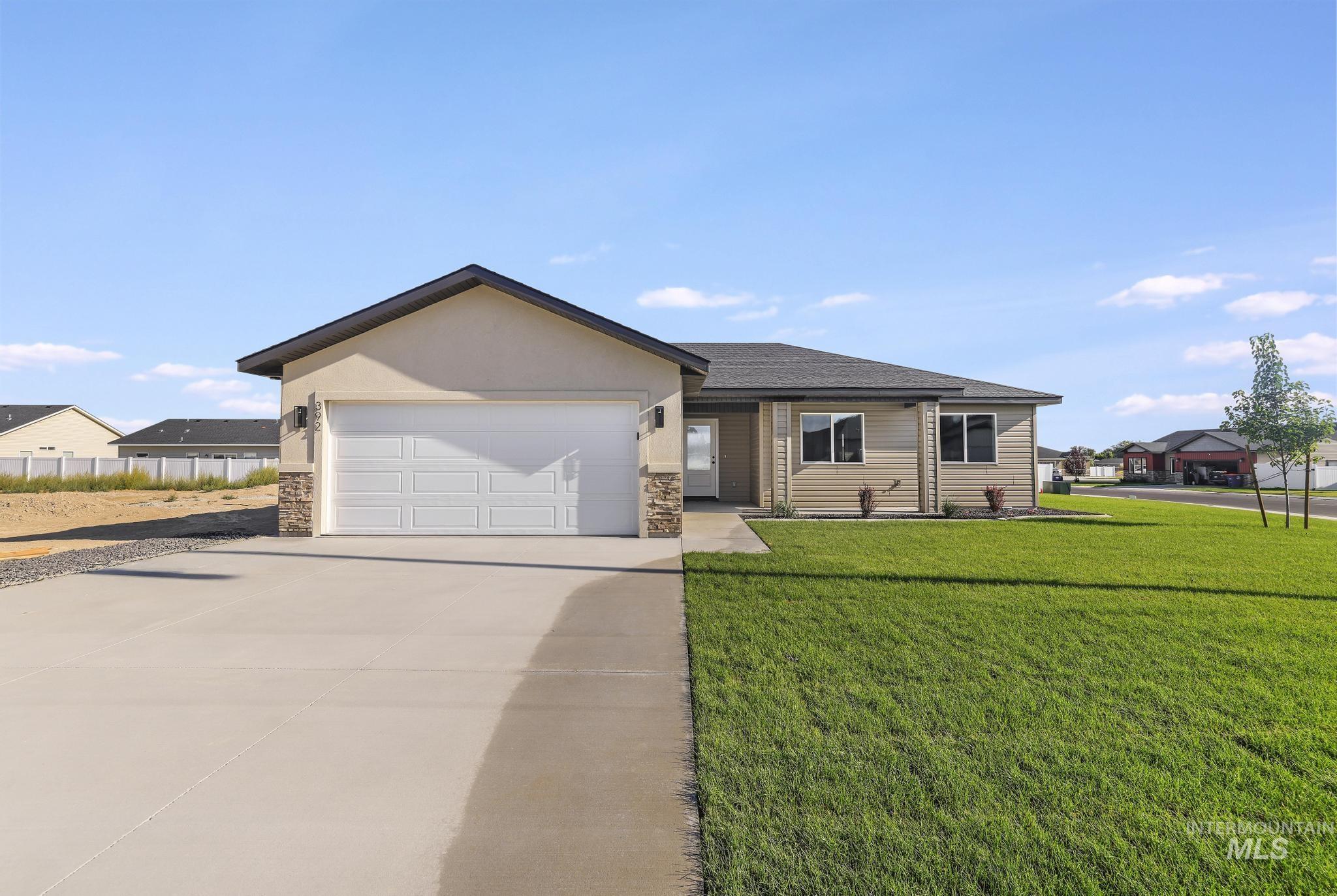 392 Rock Dove Loop, Twin Falls, Idaho 83301, 4 Bedrooms, 2 Bathrooms, Residential For Sale, Price $386,900,MLS 98998550