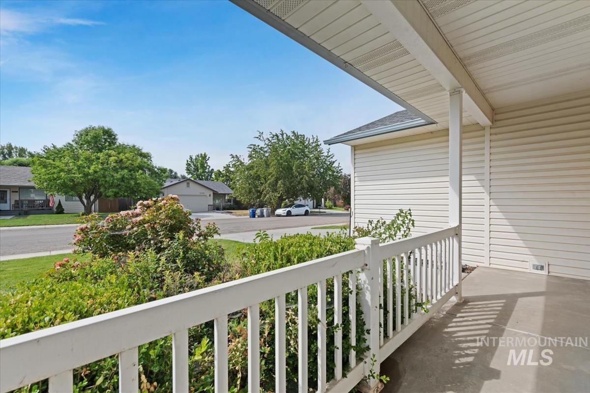 11718 W Gabrielle Ct, Boise, Idaho 83713, 3 Bedrooms, 2 Bathrooms, Residential For Sale, Price $449,900,MLS 98998554