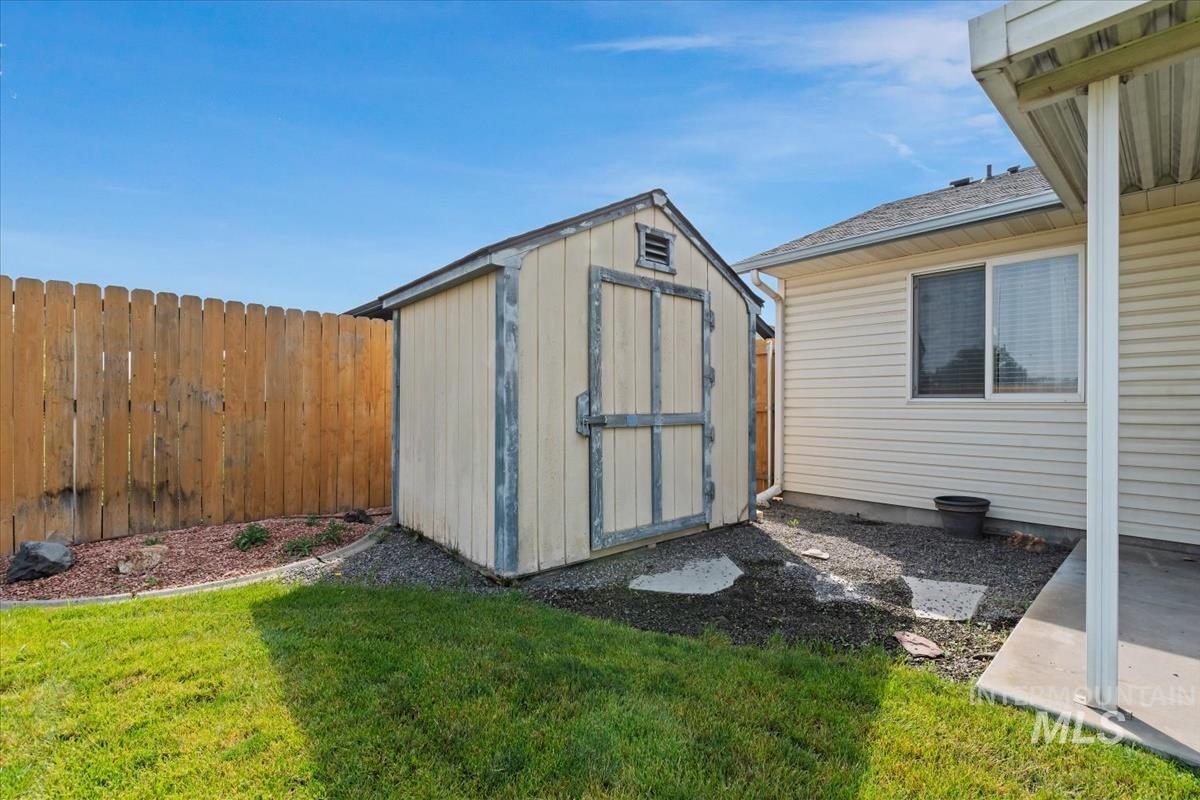 11718 W Gabrielle Ct, Boise, Idaho 83713, 3 Bedrooms, 2 Bathrooms, Residential For Sale, Price $449,900,MLS 98998554