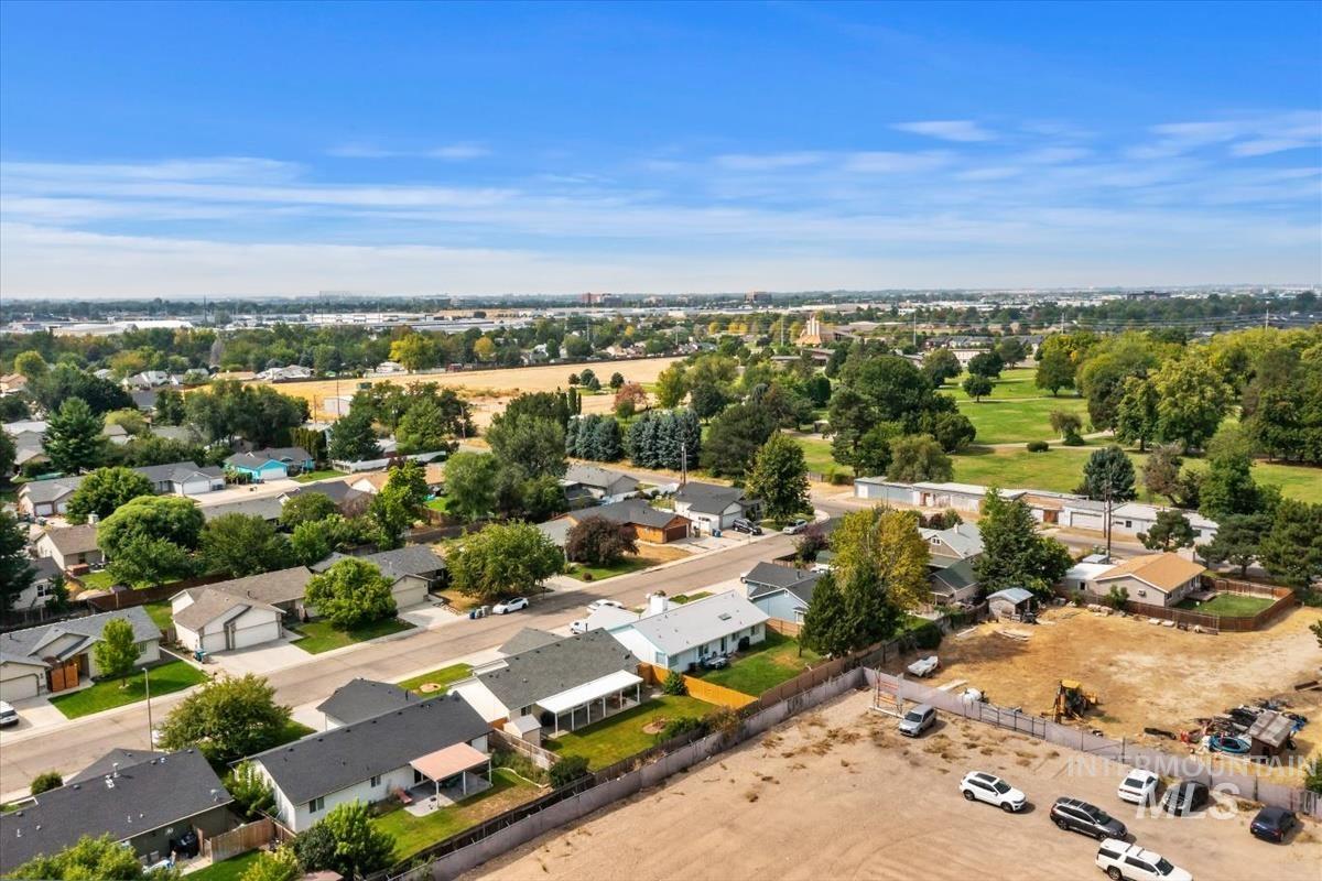 11718 W Gabrielle Ct, Boise, Idaho 83713, 3 Bedrooms, 2 Bathrooms, Residential For Sale, Price $449,900,MLS 98998554