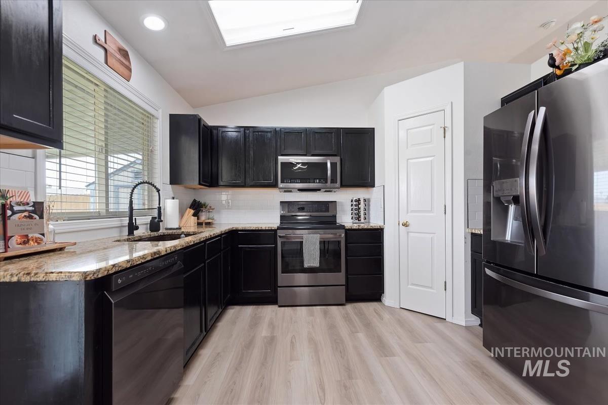 11718 W Gabrielle Ct, Boise, Idaho 83713, 3 Bedrooms, 2 Bathrooms, Residential For Sale, Price $449,900,MLS 98998554