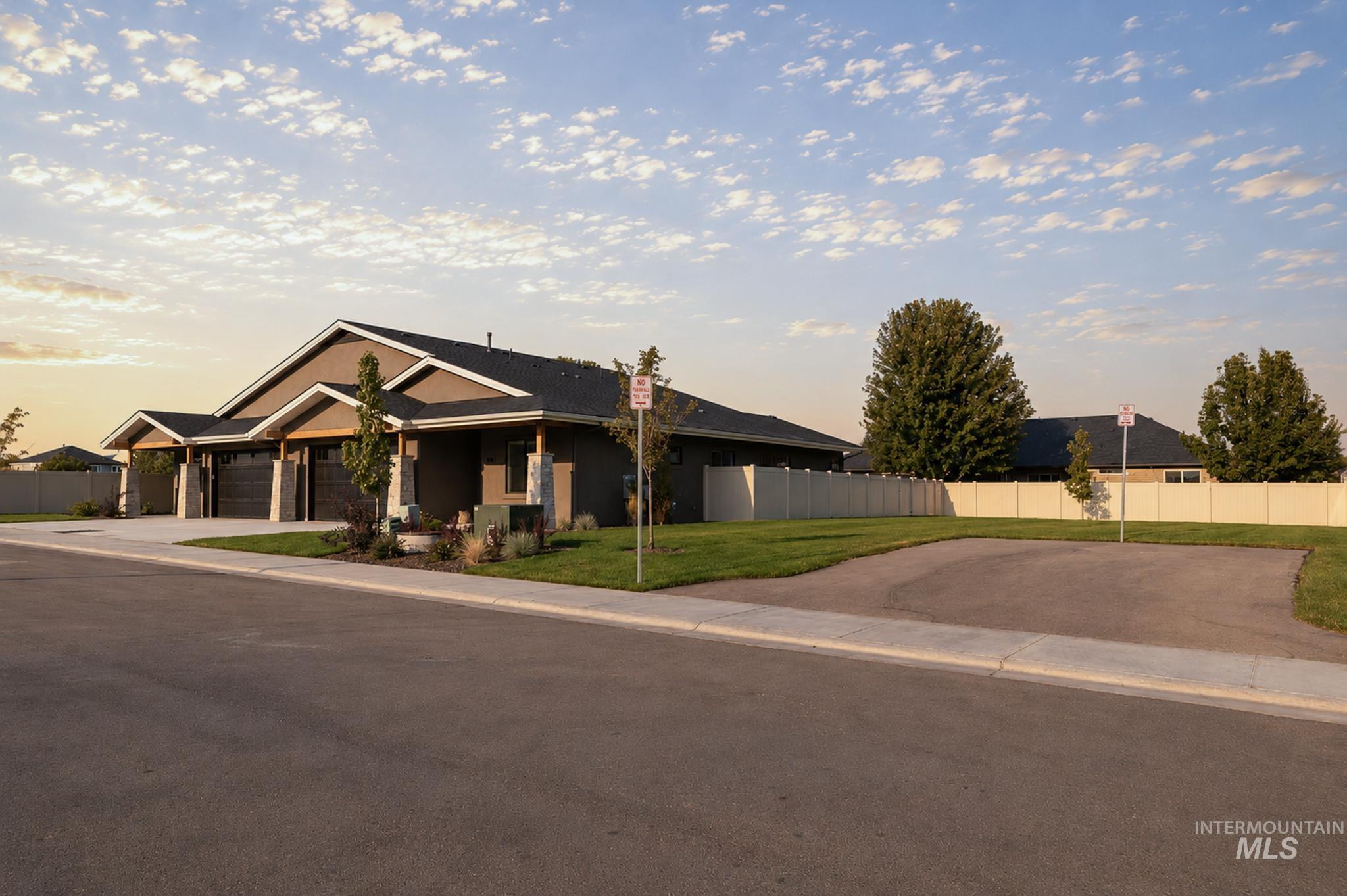 3057 N Lapis, Meridian, Idaho 83646, 3 Bedrooms, 2 Bathrooms, Residential For Sale, Price $539,900,MLS 98998556