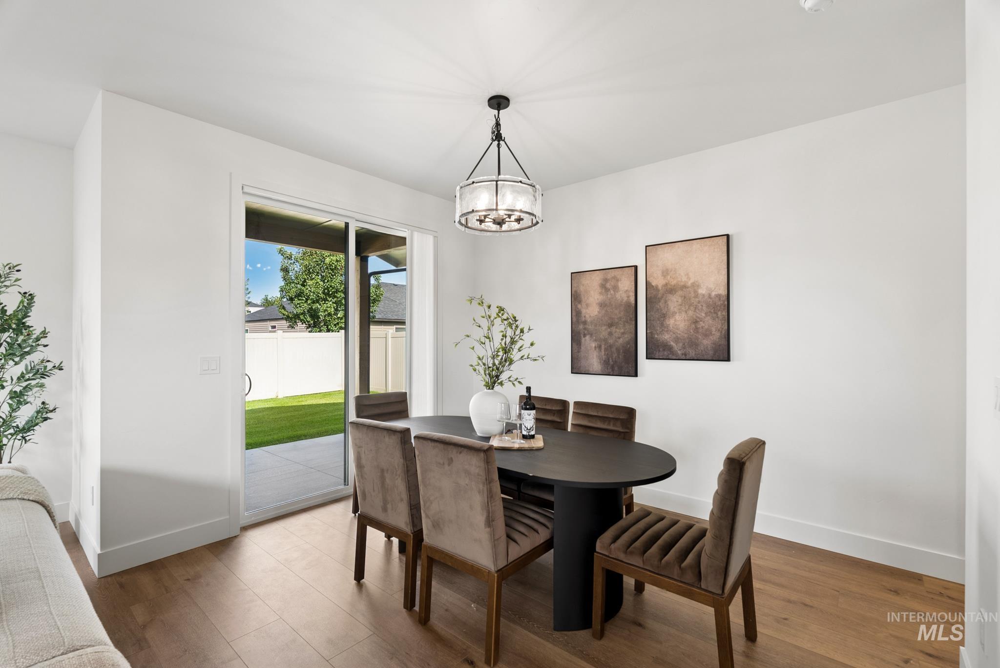 3057 N Lapis, Meridian, Idaho 83646, 3 Bedrooms, 2 Bathrooms, Residential For Sale, Price $539,900,MLS 98998556