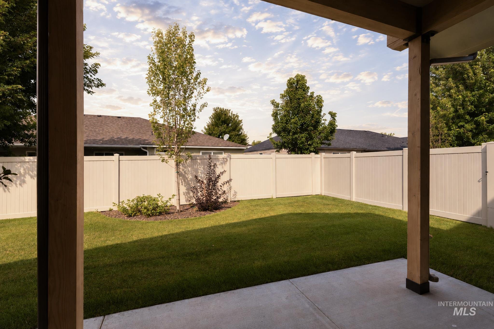 3057 N Lapis, Meridian, Idaho 83646, 3 Bedrooms, 2 Bathrooms, Residential For Sale, Price $539,900,MLS 98998556