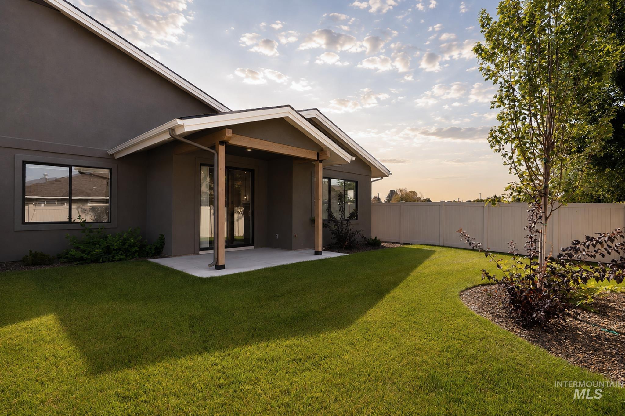 3057 N Lapis, Meridian, Idaho 83646, 3 Bedrooms, 2 Bathrooms, Residential For Sale, Price $539,900,MLS 98998556