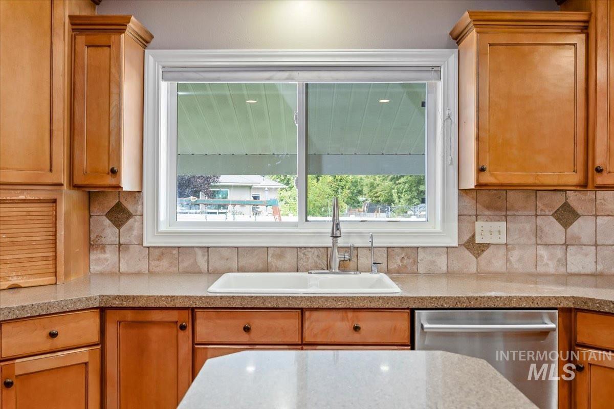 1896 Candleridge Dr, Twin Falls, Idaho 83301, 7 Bedrooms, 4 Bathrooms, Residential For Sale, Price $770,000,MLS 98998558