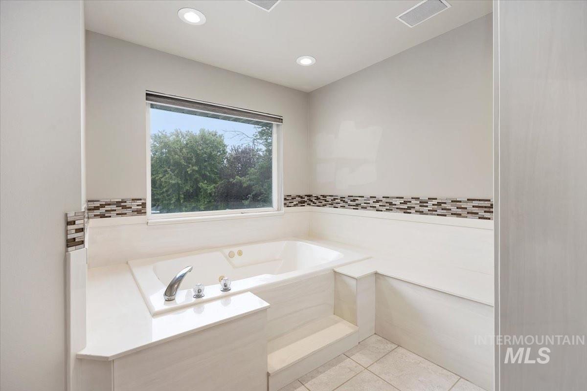 1896 Candleridge Dr, Twin Falls, Idaho 83301, 7 Bedrooms, 4 Bathrooms, Residential For Sale, Price $770,000,MLS 98998558