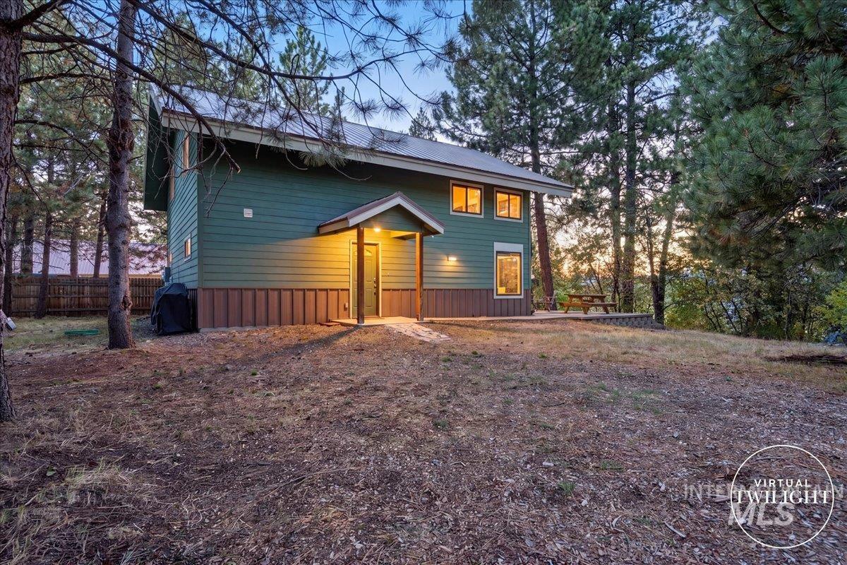 84 Golden Place, Donnelly, Idaho 83615, 3 Bedrooms, 2 Bathrooms, Residential For Sale, Price $998,500,MLS 98998559