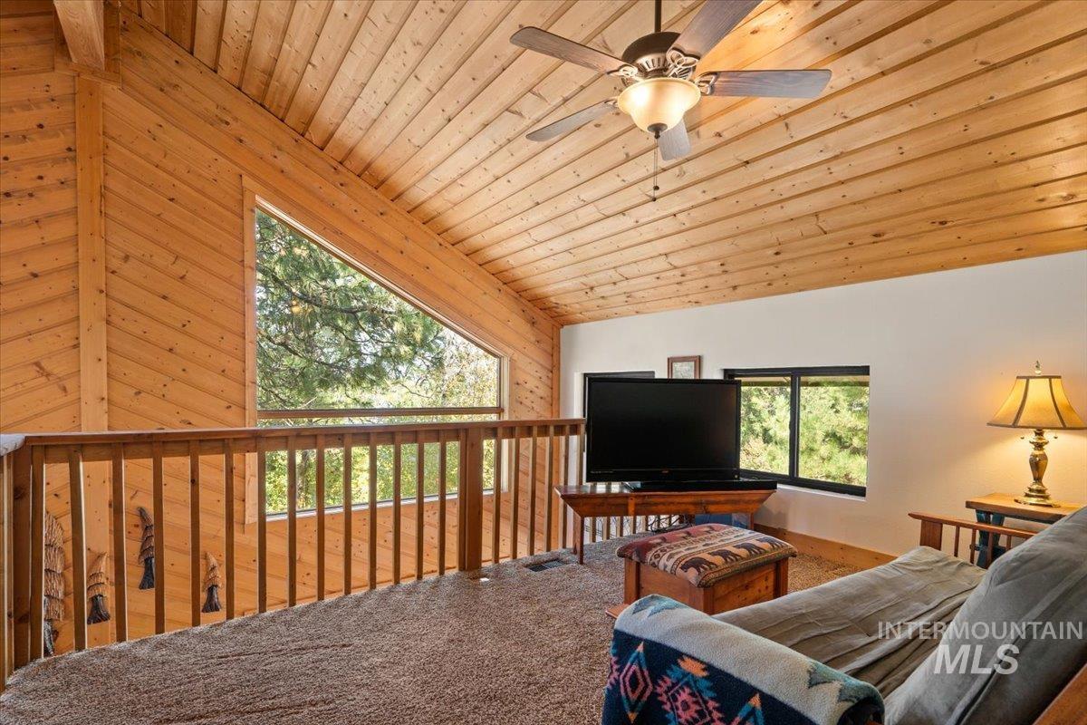 84 Golden Place, Donnelly, Idaho 83615, 3 Bedrooms, 2 Bathrooms, Residential For Sale, Price $998,500,MLS 98998559