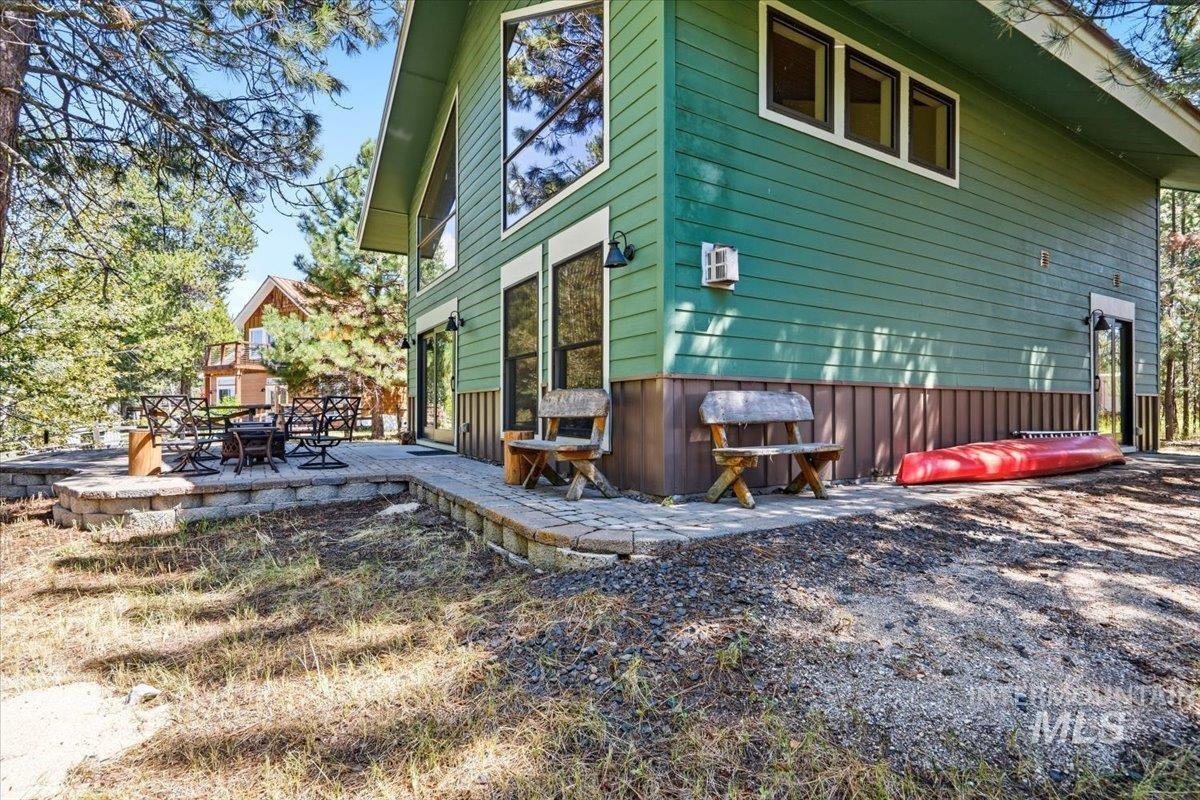 84 Golden Place, Donnelly, Idaho 83615, 3 Bedrooms, 2 Bathrooms, Residential For Sale, Price $998,500,MLS 98998559