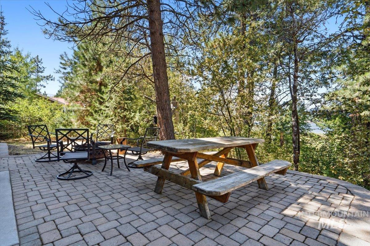 84 Golden Place, Donnelly, Idaho 83615, 3 Bedrooms, 2 Bathrooms, Residential For Sale, Price $998,500,MLS 98998559