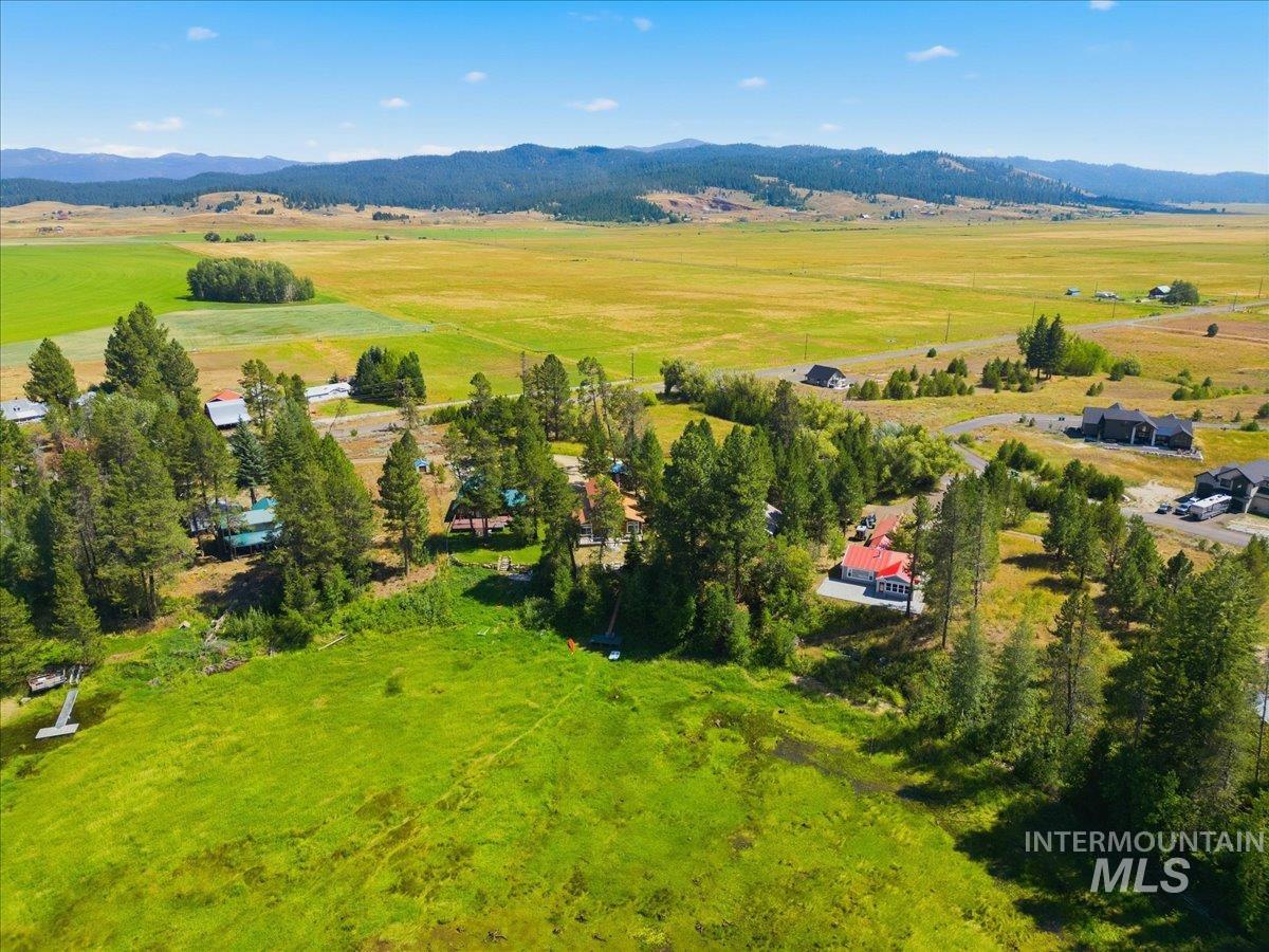 84 Golden Place, Donnelly, Idaho 83615, 3 Bedrooms, 2 Bathrooms, Residential For Sale, Price $998,500,MLS 98998559