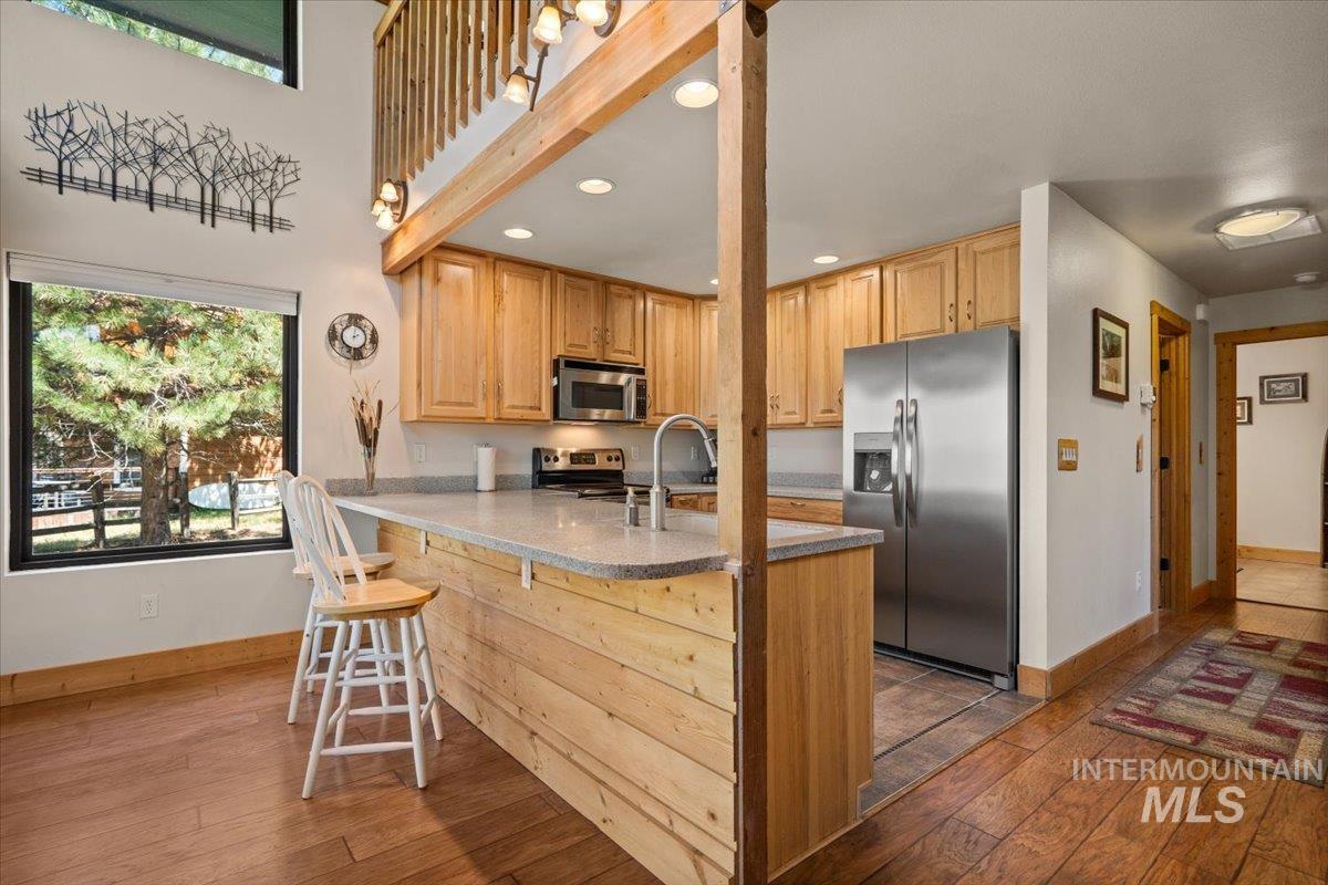 84 Golden Place, Donnelly, Idaho 83615, 3 Bedrooms, 2 Bathrooms, Residential For Sale, Price $998,500,MLS 98998559