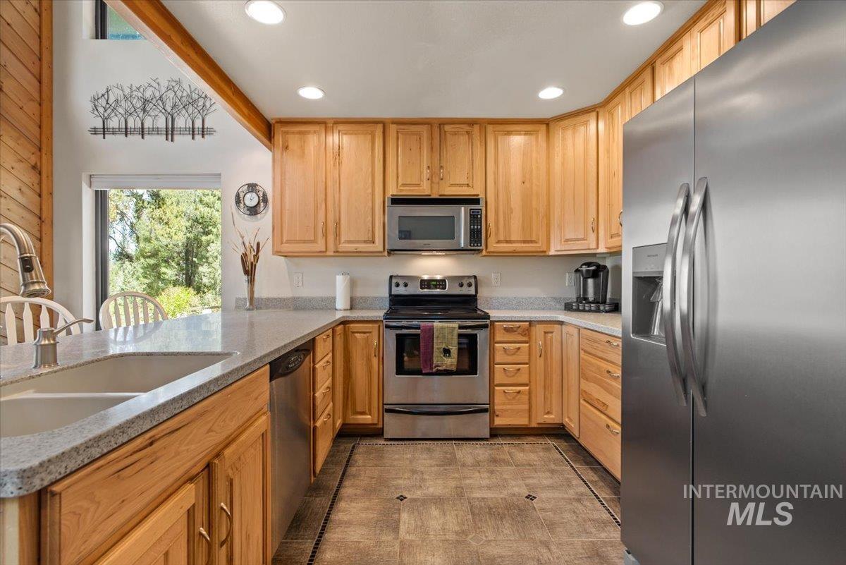 84 Golden Place, Donnelly, Idaho 83615, 3 Bedrooms, 2 Bathrooms, Residential For Sale, Price $998,500,MLS 98998559