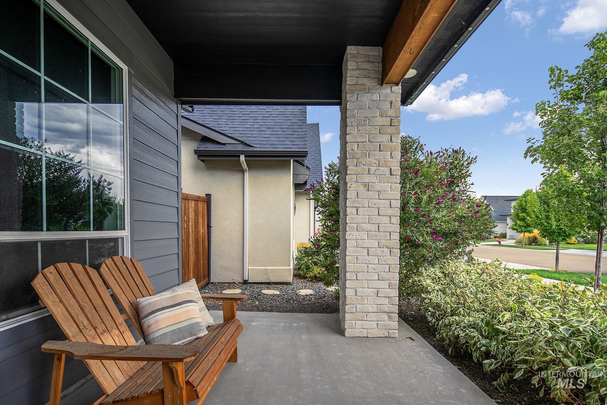 549 S Steephead Ln, Eagle, Idaho 83616, 4 Bedrooms, 2.5 Bathrooms, Residential For Sale, Price $780,000,MLS 98998563