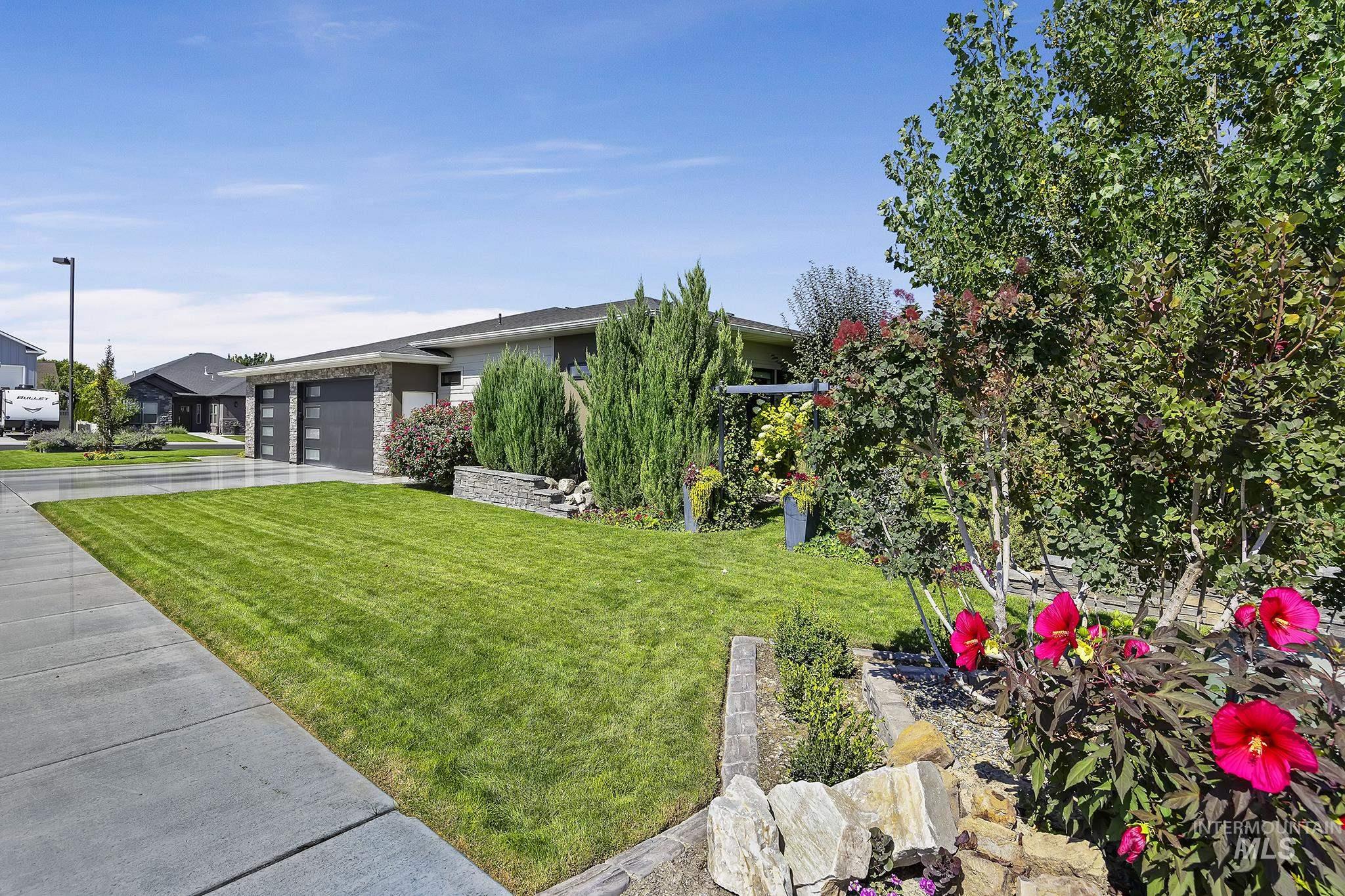 2214 Settlers Ridge Trail, Twin Falls, Idaho 83301, 4 Bedrooms, 2.5 Bathrooms, Residential For Sale, Price $749,900,MLS 98998565