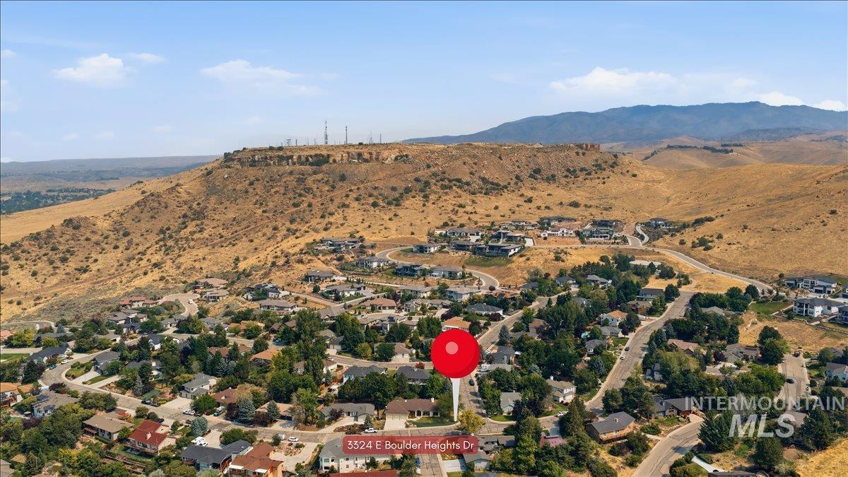 3324 E Boulder Heights Dr, Boise, Idaho 83712, 4 Bedrooms, 2.5 Bathrooms, Residential For Sale, Price $964,400,MLS 98998566
