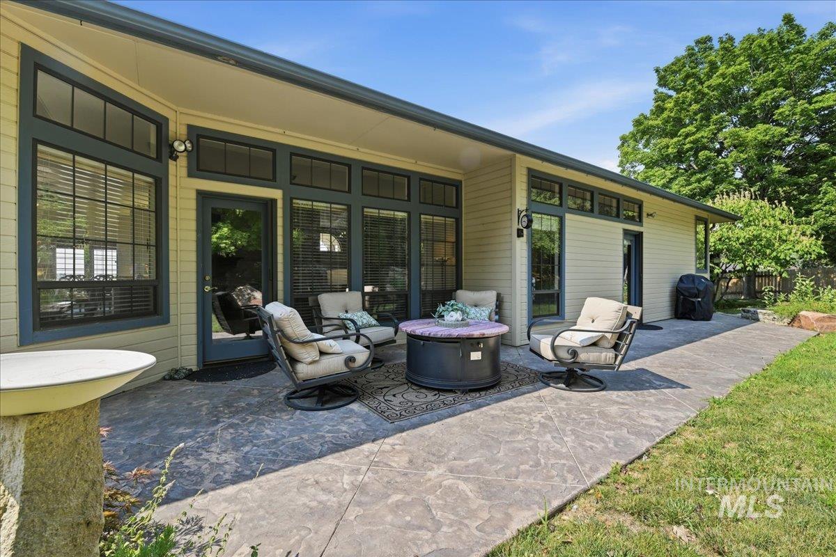 3324 E Boulder Heights Dr, Boise, Idaho 83712, 4 Bedrooms, 2.5 Bathrooms, Residential For Sale, Price $964,400,MLS 98998566