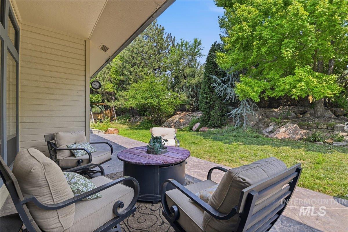 3324 E Boulder Heights Dr, Boise, Idaho 83712, 4 Bedrooms, 2.5 Bathrooms, Residential For Sale, Price $964,400,MLS 98998566