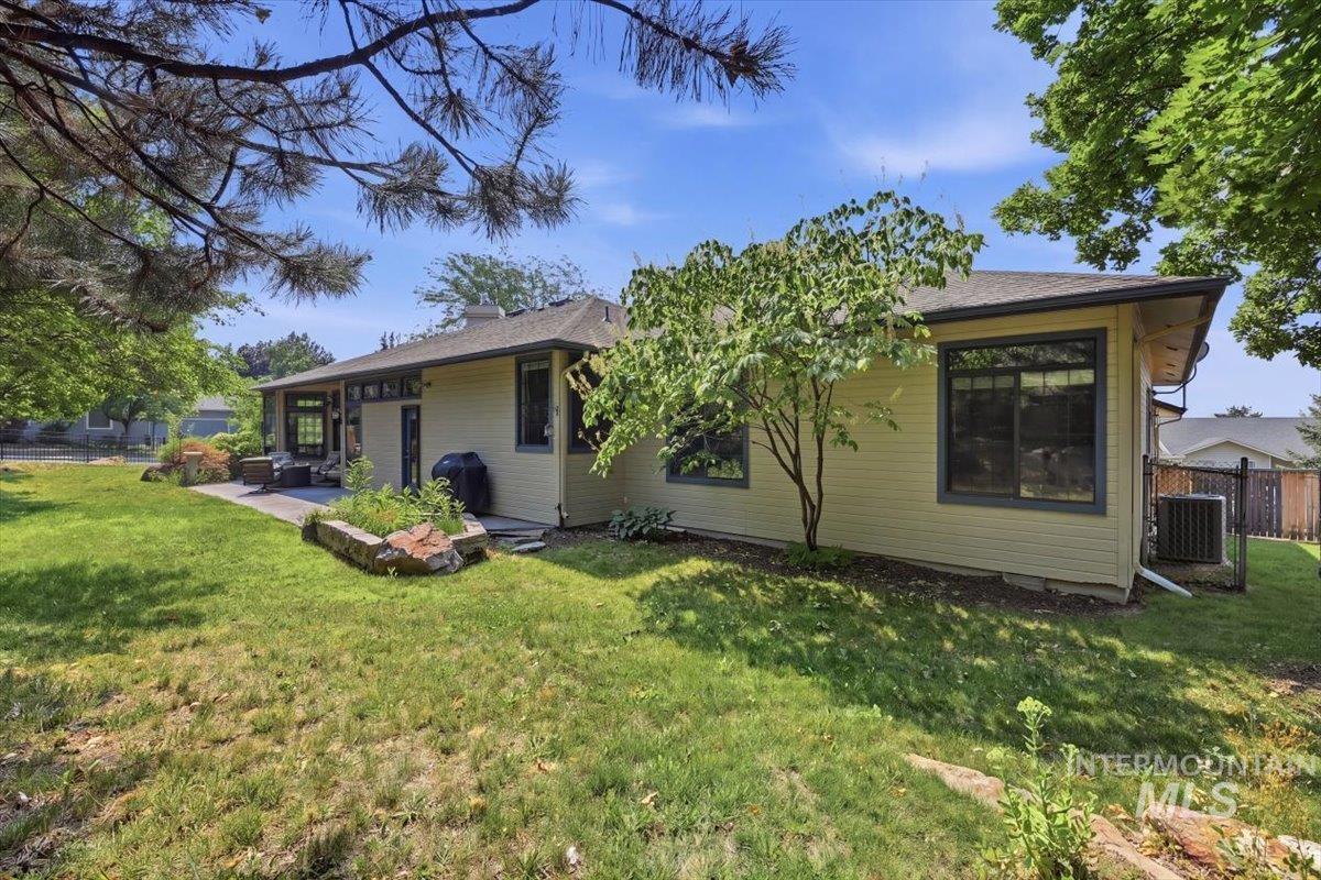 3324 E Boulder Heights Dr, Boise, Idaho 83712, 4 Bedrooms, 2.5 Bathrooms, Residential For Sale, Price $964,400,MLS 98998566