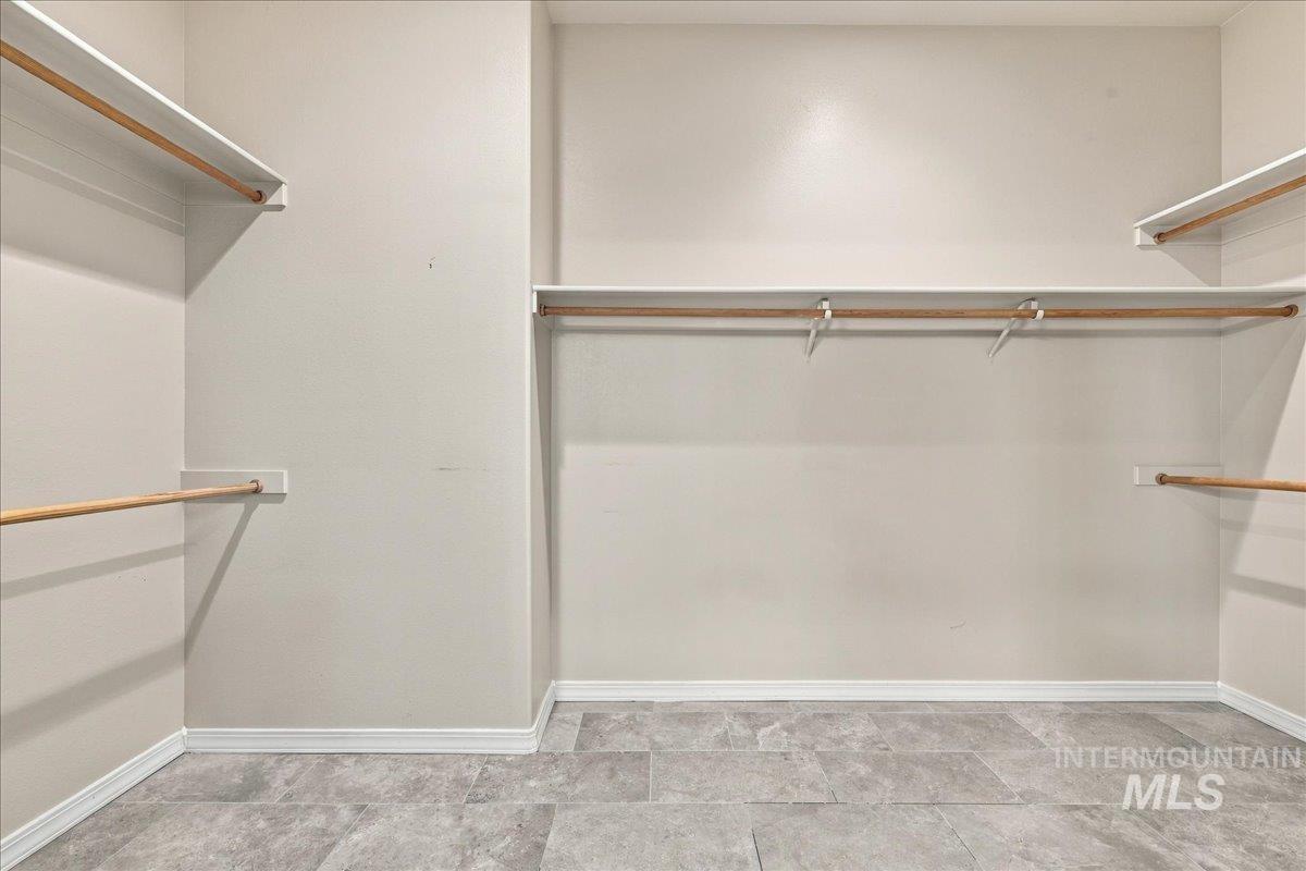 3324 E Boulder Heights Dr, Boise, Idaho 83712, 4 Bedrooms, 2.5 Bathrooms, Residential For Sale, Price $964,400,MLS 98998566