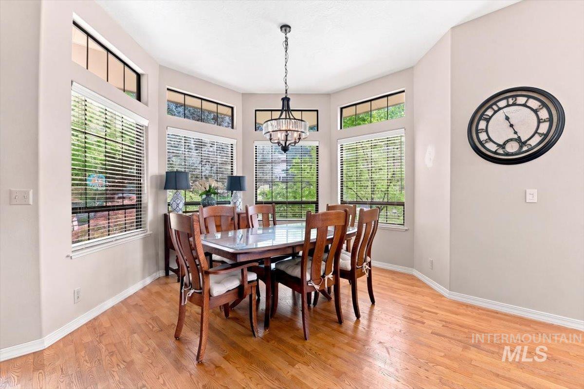 3324 E Boulder Heights Dr, Boise, Idaho 83712, 4 Bedrooms, 2.5 Bathrooms, Residential For Sale, Price $964,400,MLS 98998566