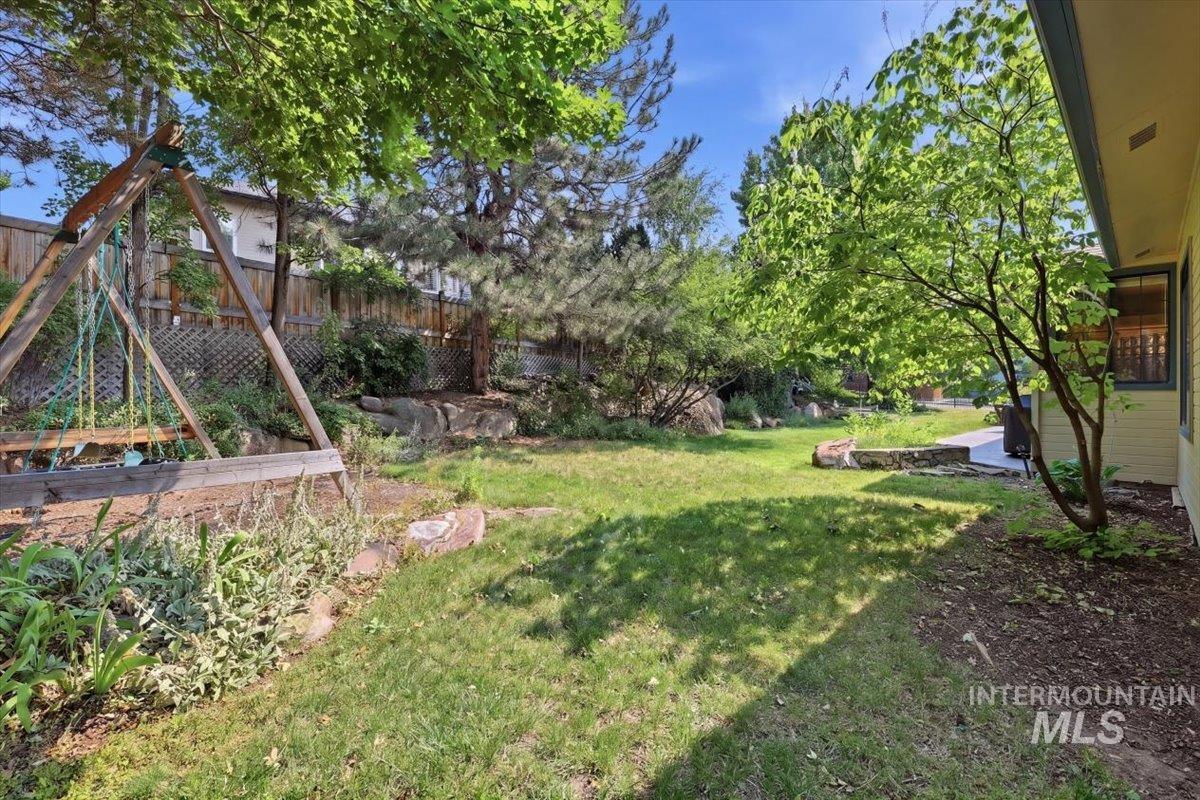 3324 E Boulder Heights Dr, Boise, Idaho 83712, 4 Bedrooms, 2.5 Bathrooms, Residential For Sale, Price $964,400,MLS 98998566